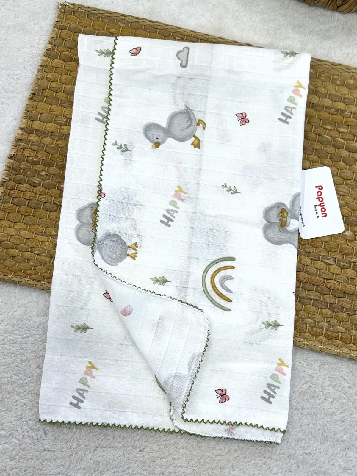 Desenli Kenarları Oyalı Müslin Bebek Battaniyesi 75X90 Cm