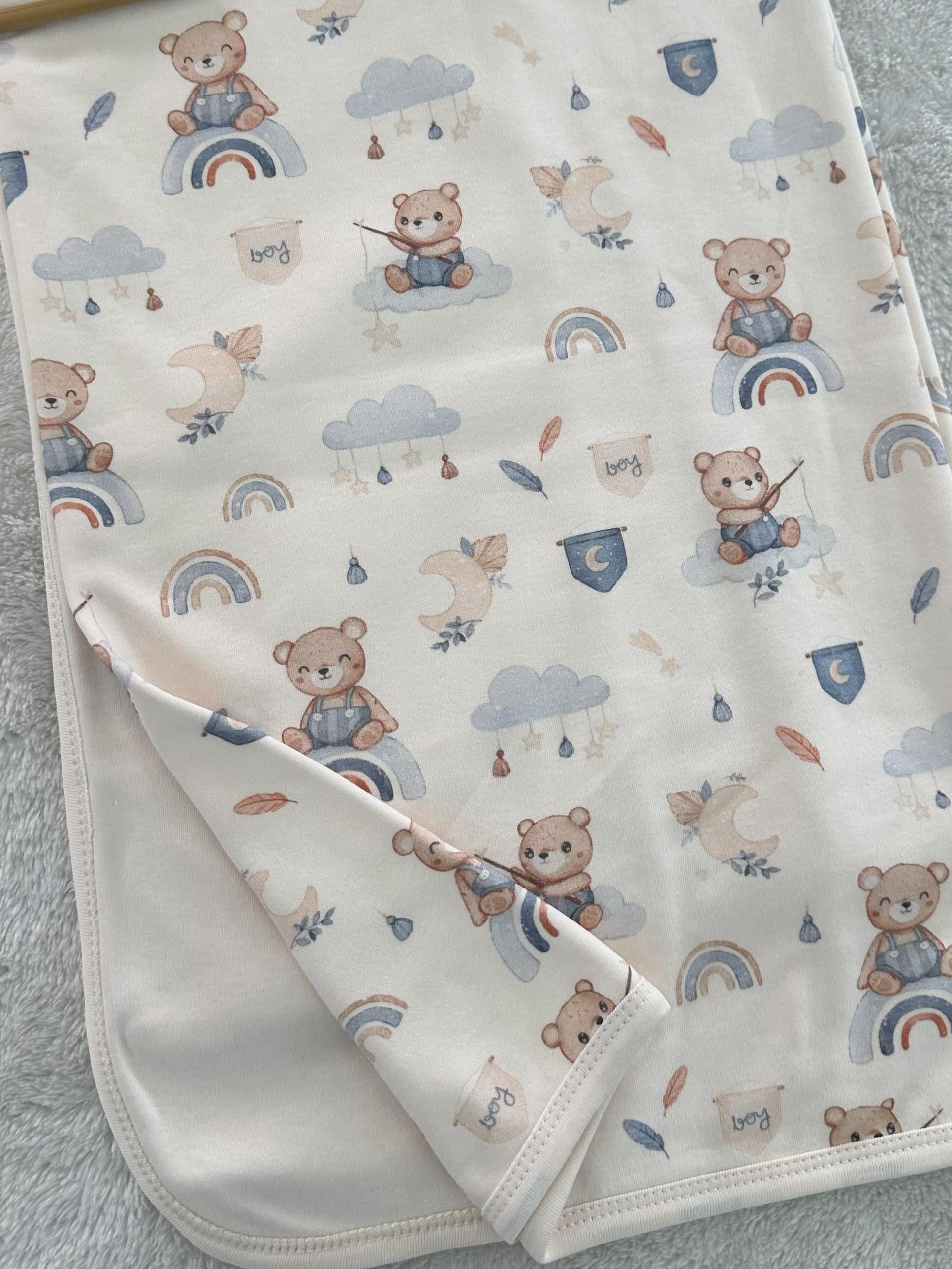 Gökkuşağı Ayıcık Baskılı Organik Çift Kat Penye Battaniye 90x90 Cm