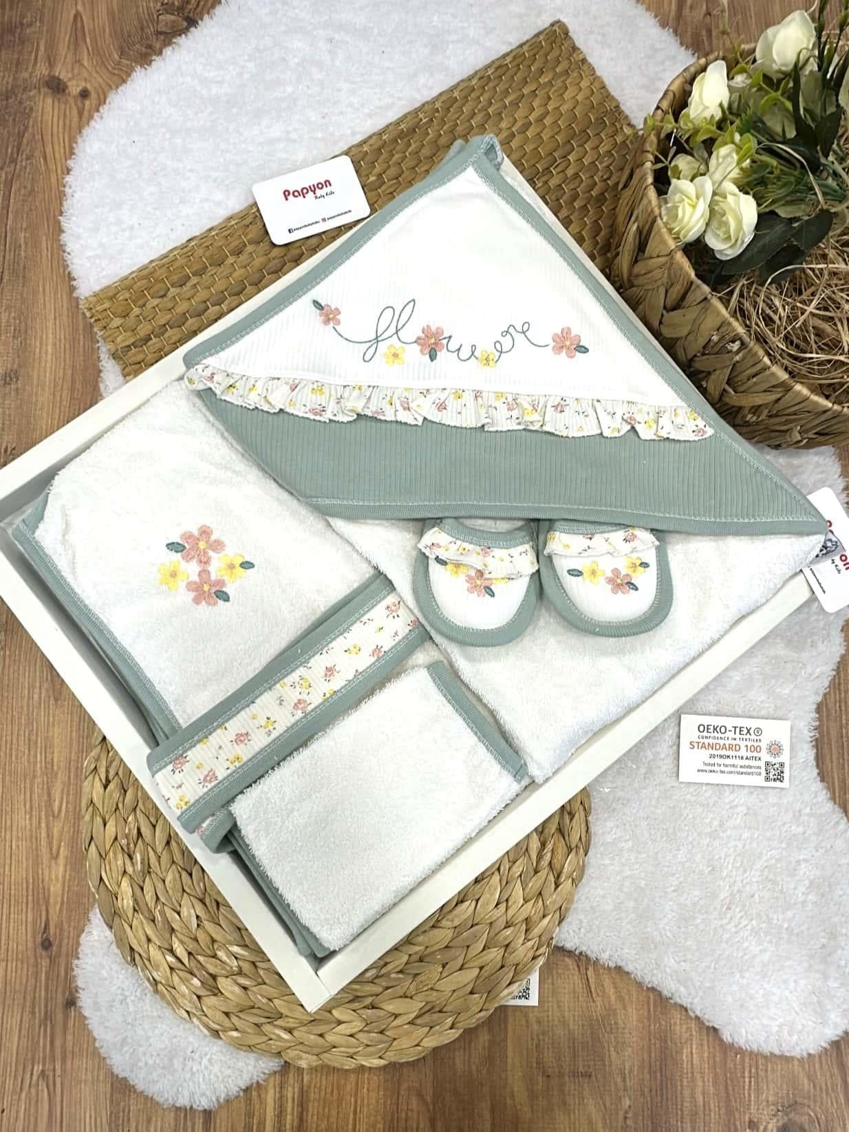 Çiçek Nakışlı Kız Bebek 4lü Havlu Bornoz Set