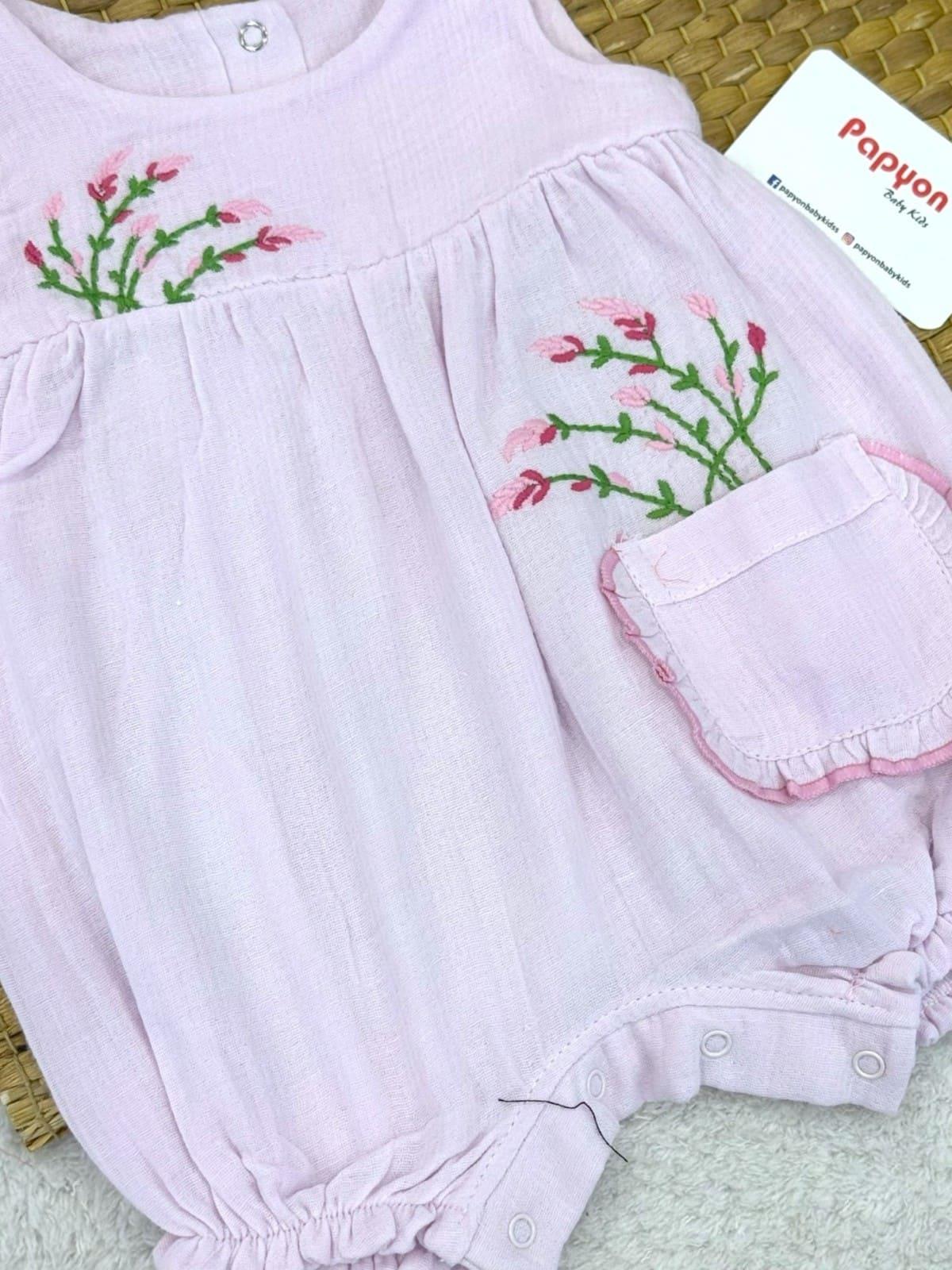 Lavanta Nakışlı Geniş Askılı Kız Bebek Müslin Şort Tulum (3-6/6-9/9-12 Ay)