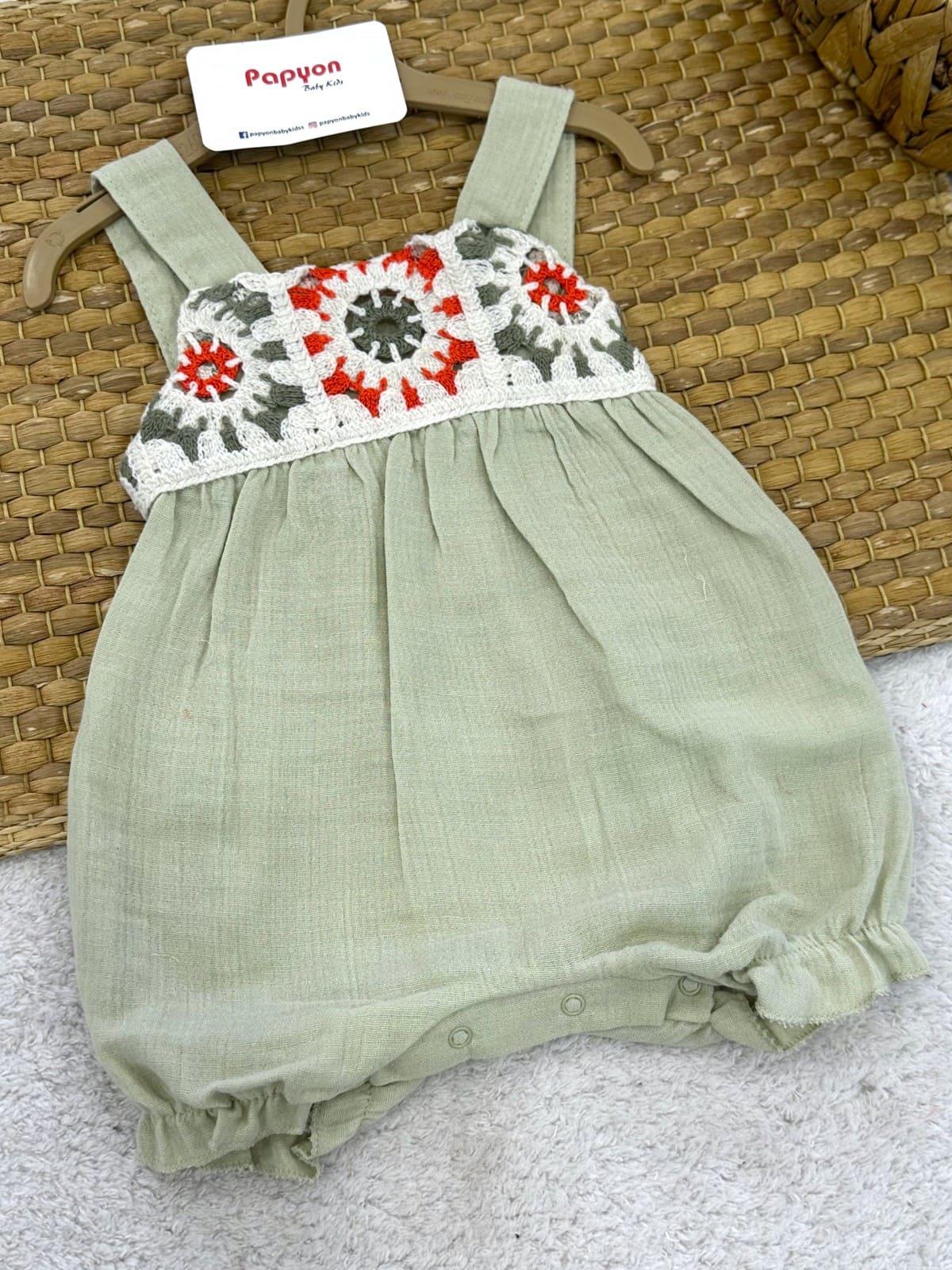 Tığ İşi Motifli Natural Kız Bebek Müslin Askılı Şort Tulum (3-6/6-9/9-12 Ay)