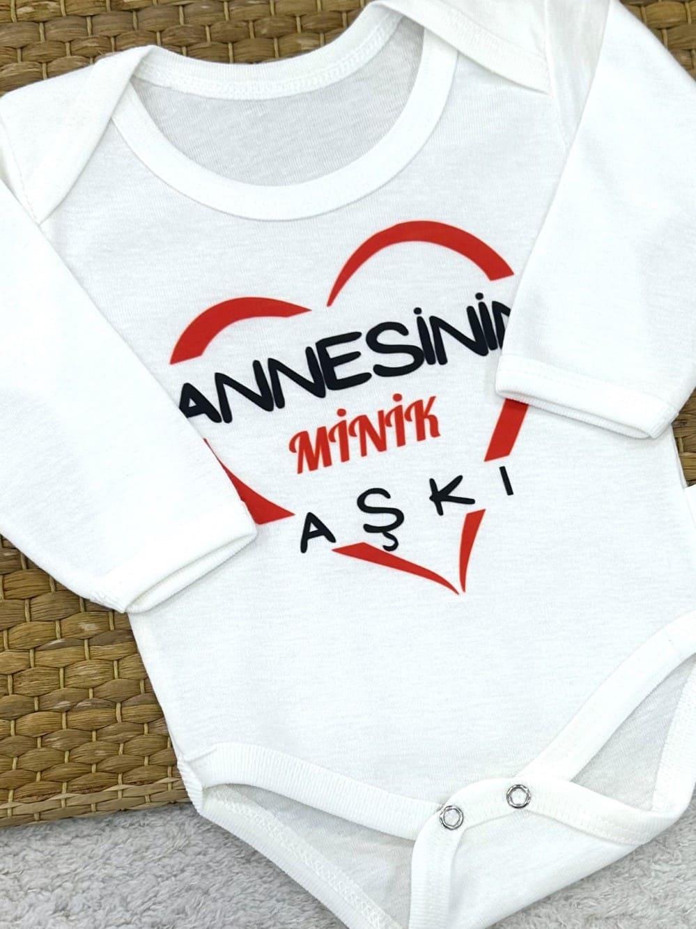 Annesinin Minik Aşkı Yazılı Uzun Kollu Çıtçıtlı Badi (0-3/3-6/6-9/9-12/12-18 Ay)
