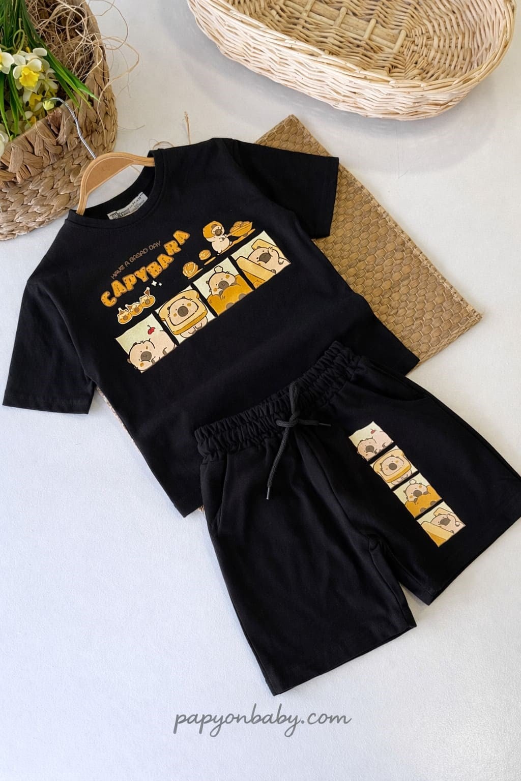 Capybara Baskılı Erkek Çocuk Şortlu Takım (3-4/4-5/5-6/7-8/9-10 Yaş)