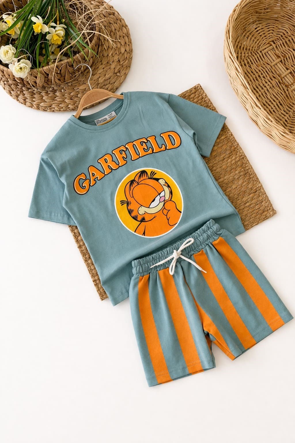 Garfield Baskılı Erkek Çocuk Şortlu Takım (3-4/4-5/5-6/7-8/9-10 Yaş)