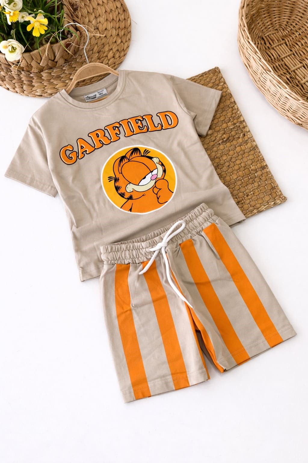 Garfield Baskılı Erkek Çocuk Şortlu Takım (3-4/4-5/5-6/7-8/9-10 Yaş)