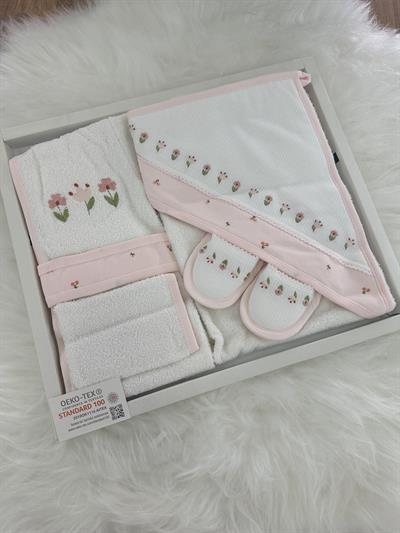 Çiçek Kanaviçe Nakışlı Kız Bebek 4lü Havlu Bornoz Set