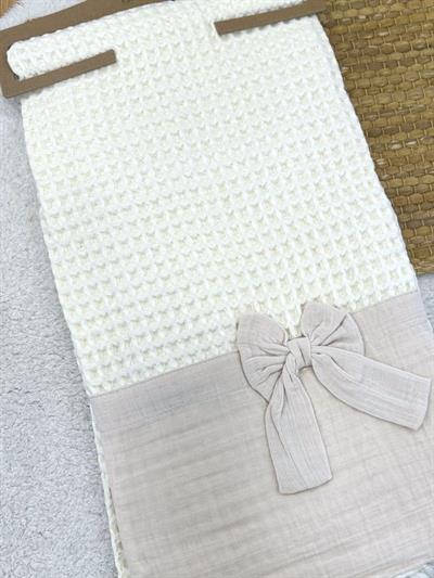 Havuz Pike Müslin Fiyonk Detaylı Organik Bebek Battaniyesi 110x110 cm