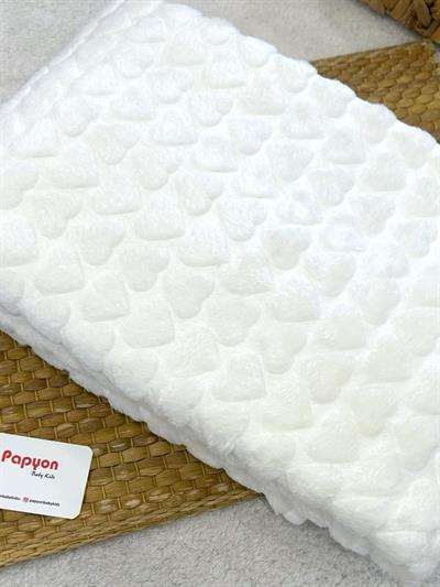 Kalp Kabartmalı Bebek Peluş Battaniye (100x120 Cm)