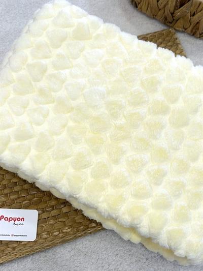 Kalp Kabartmalı Bebek Peluş Battaniye (100x120 Cm)