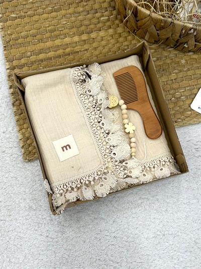 Ahşap Tarak ve Emzik Tutacaklı Fistolu Müslin Bebek Battaniye Set 90x110 Cm