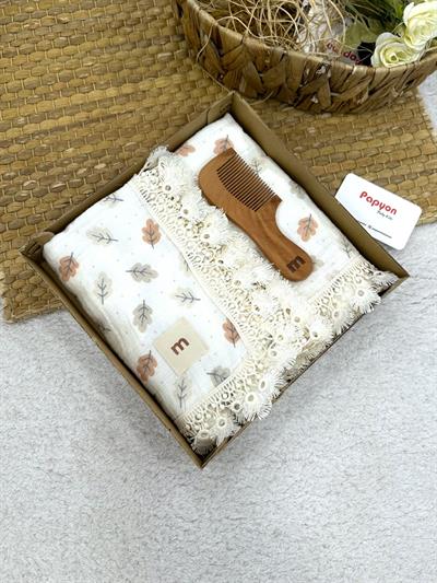 Ahşap Taraklı Yaprak Baskılı Fistolu Müslin Bebek Battaniye Set 90x110 Cm