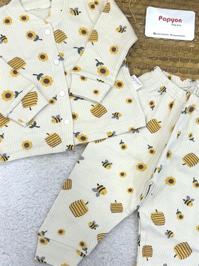 Arı Desenli Fitilli Önden Çıtçıtlı Uniseks Bebek Pijama Takımı (0-3/3-6/6-9 Ay)