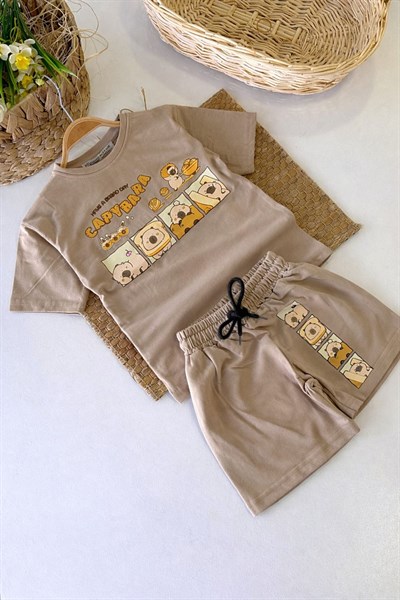 Capybara Baskılı Erkek Çocuk Şortlu Takım (3-4/4-5/5-6/7-8/9-10 Yaş)