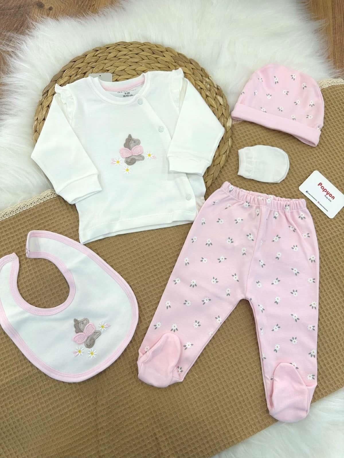 Kız Bebek Hastane Çıkışı & Zıbın Set