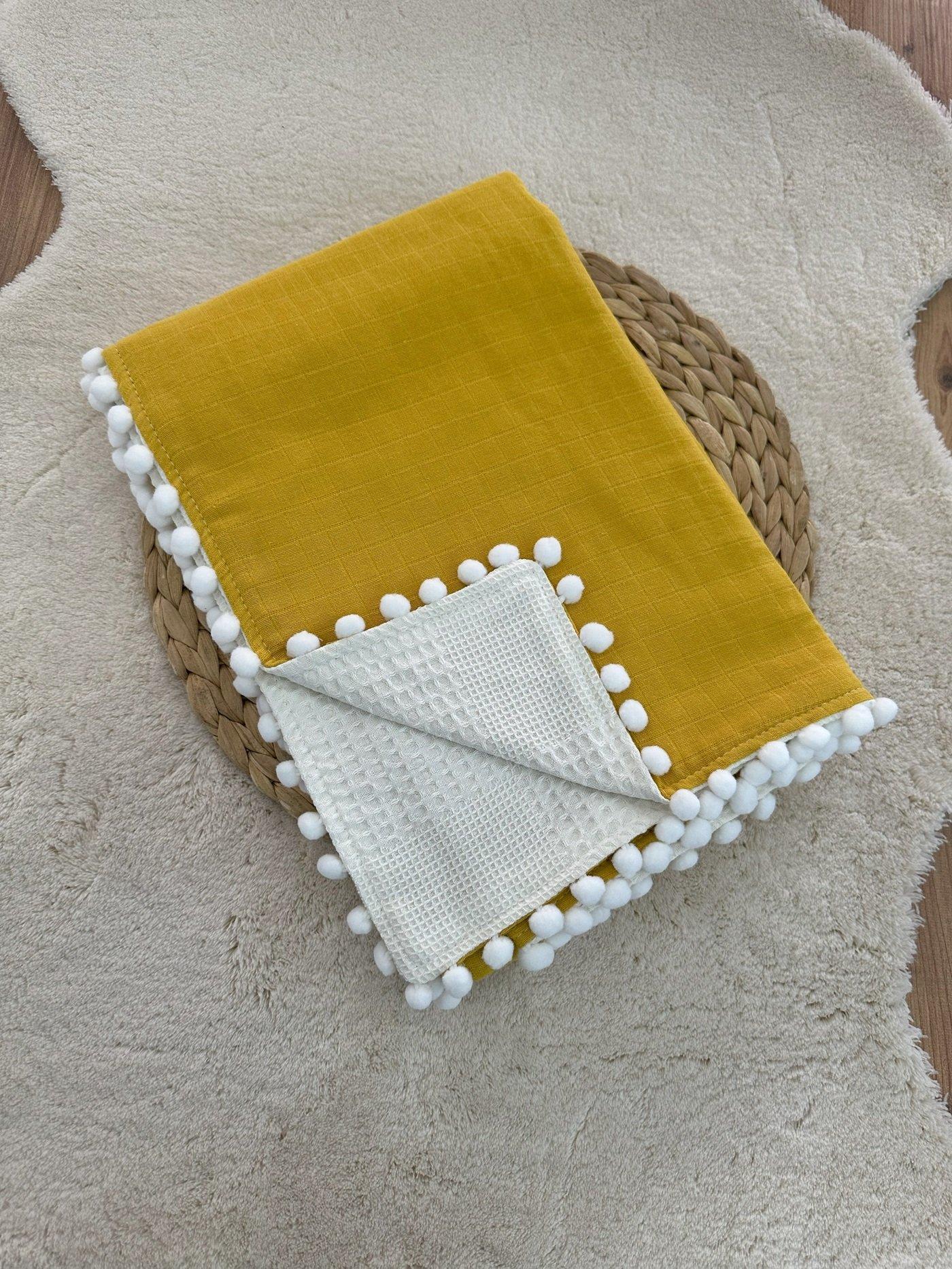 Hardal Müslin Pike Çift Kat Çift Taraflı Ponponlu Bebek Battaniyesi 85x110 Cm