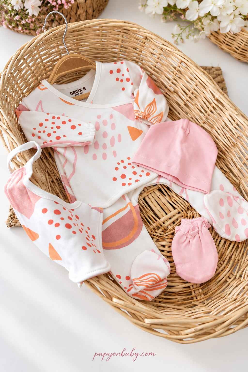 Kız Bebek Hastane Çıkışı & Zıbın Set