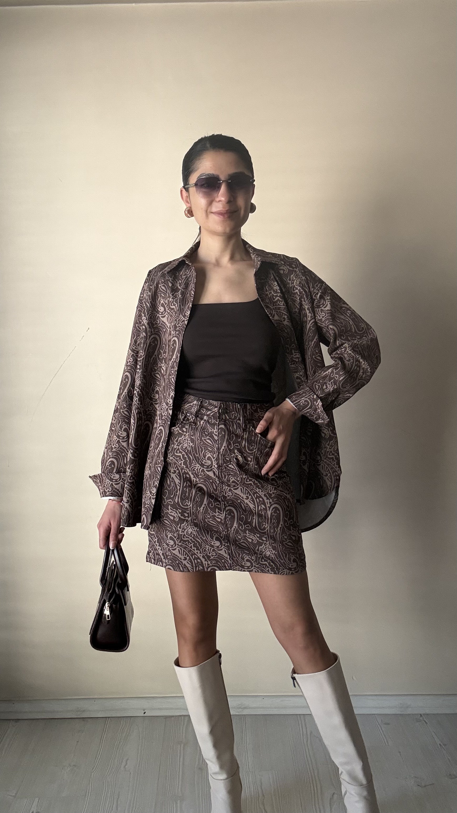 Desenli Etekli Gömlek Takım