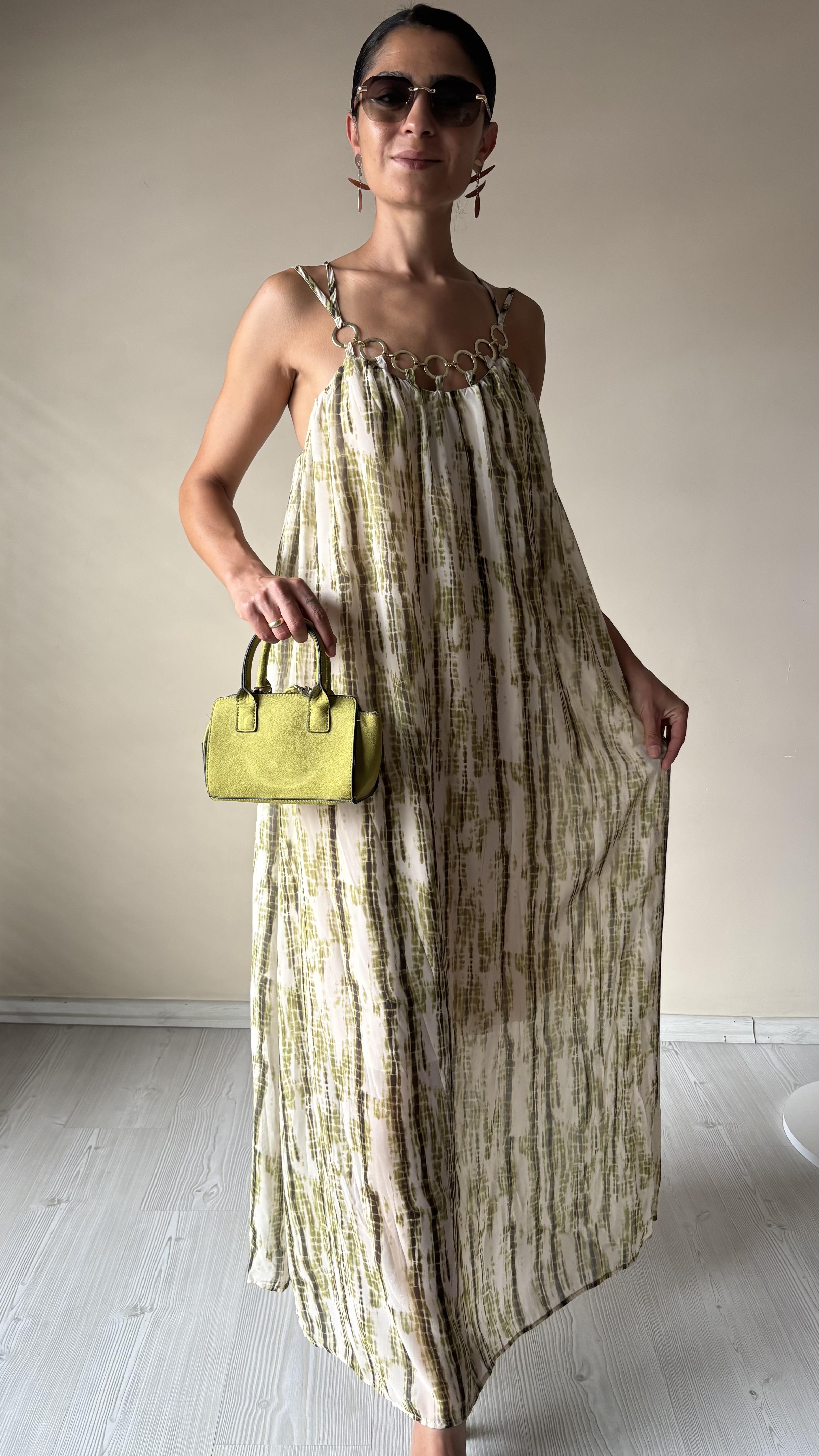 Kolyeli yeşil Şifon Elbise