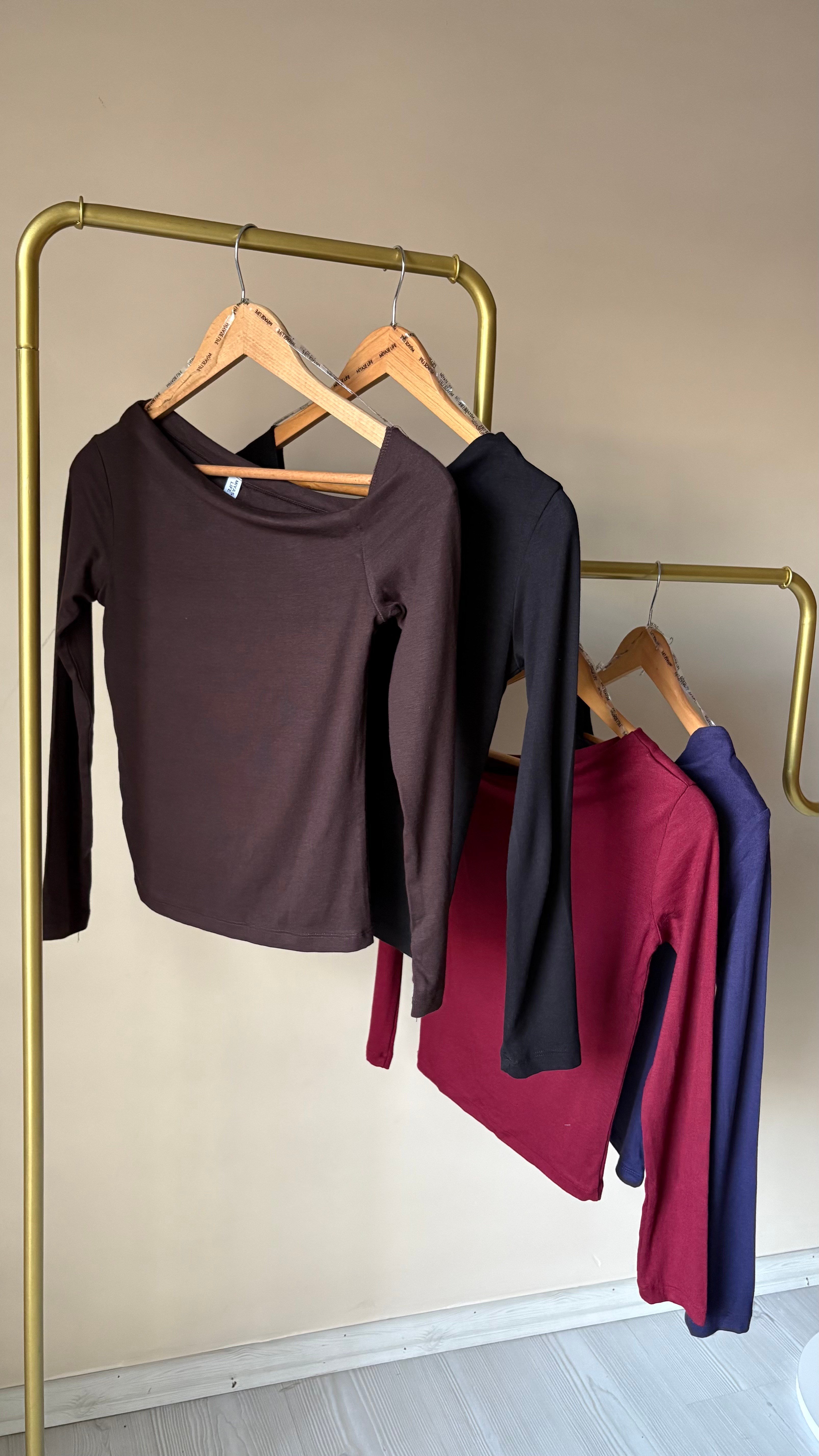 Omuz Detaylı Modal Body 