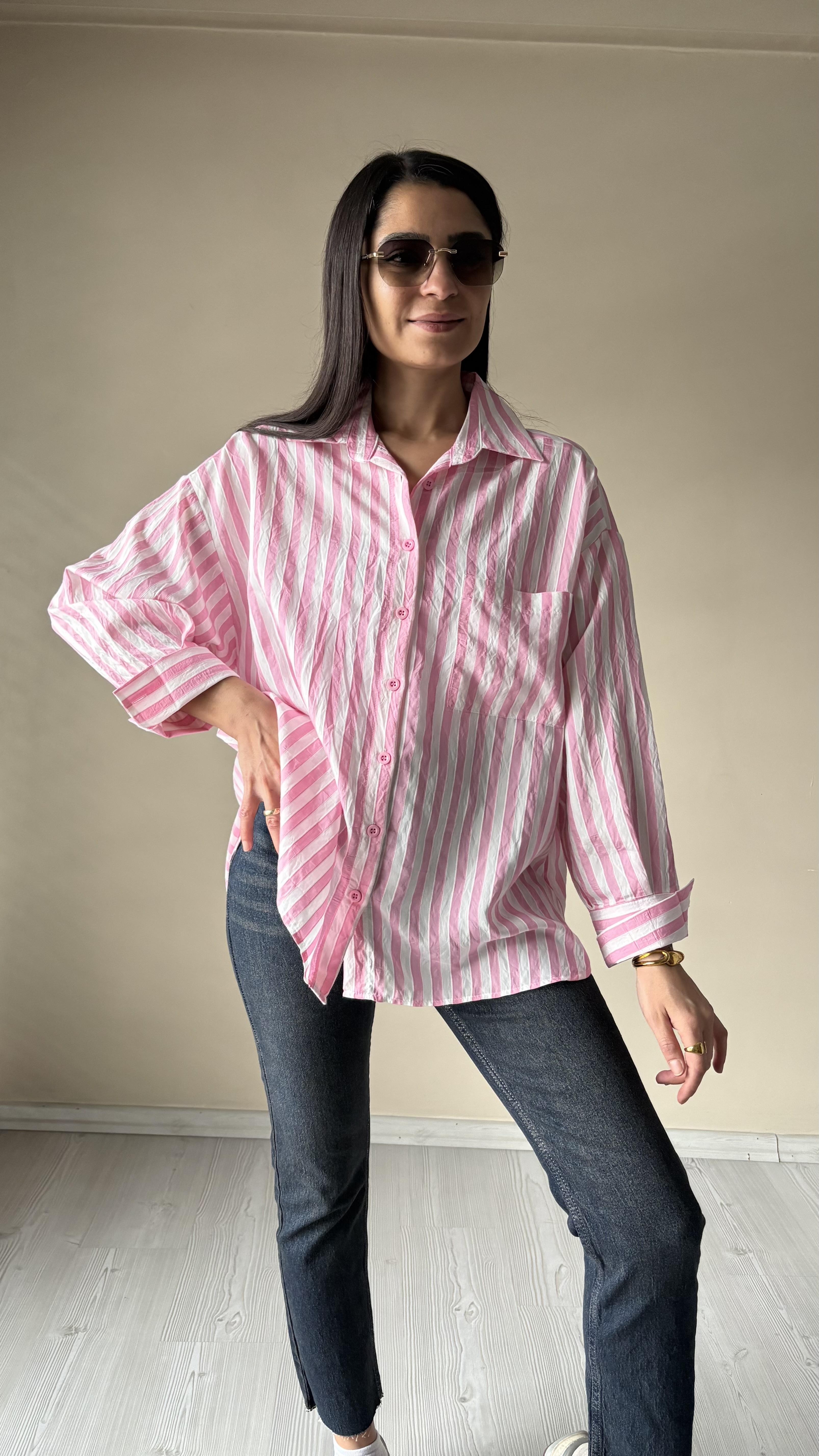 Pembe Çizgili tek cep Yan Yırtmaçlı Gömlek