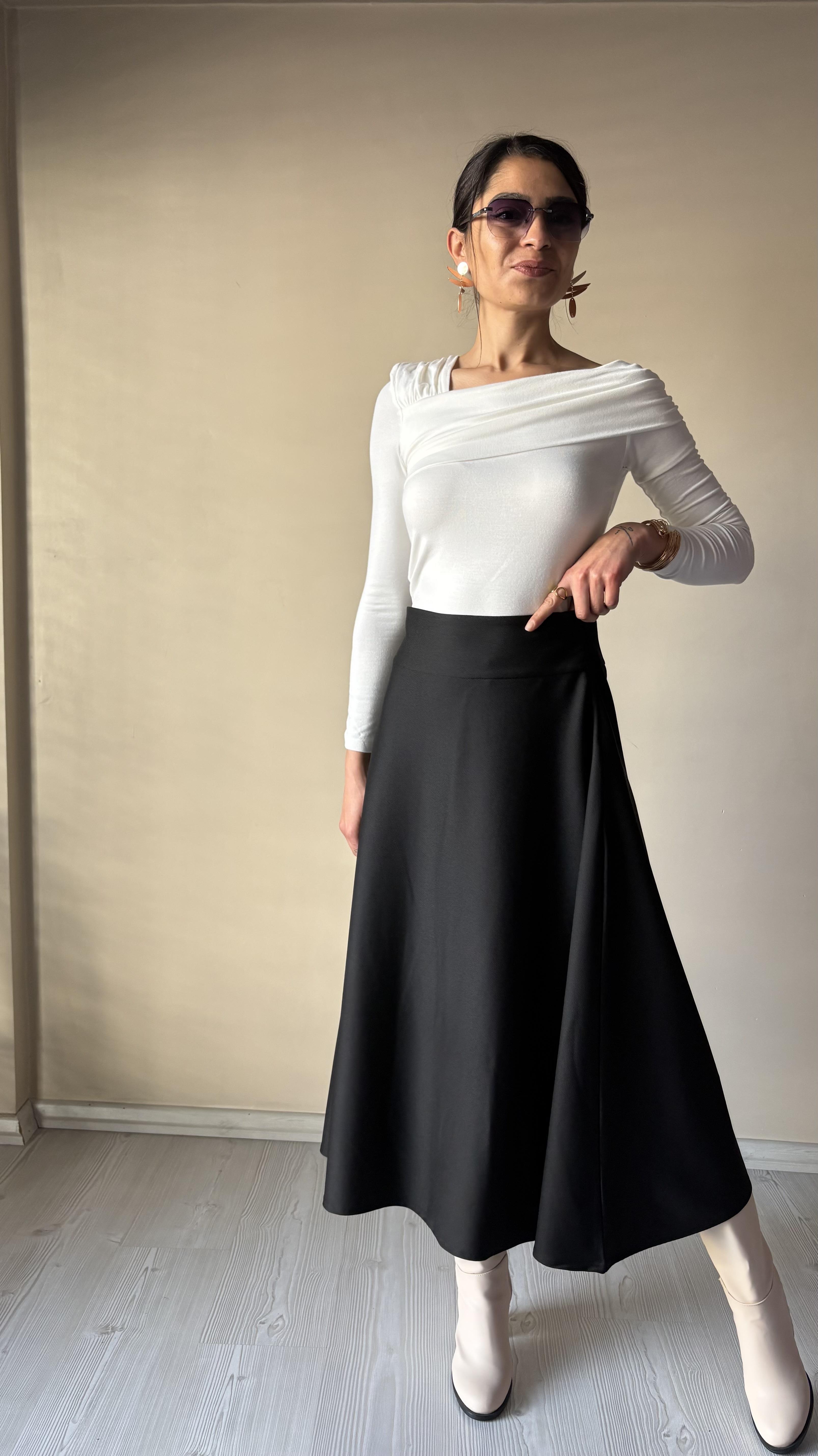 Siyah Diagonel Çan Etek