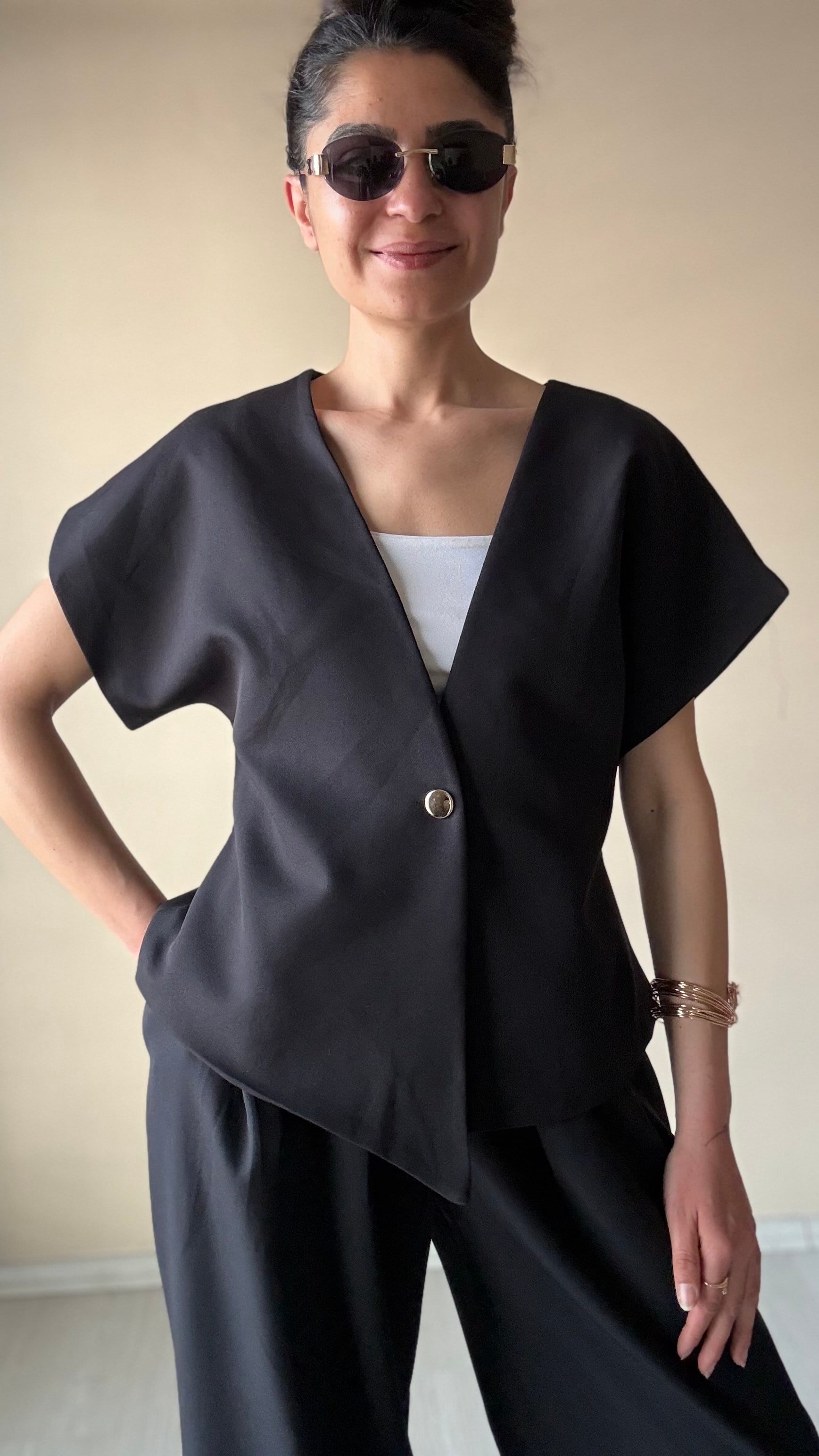 Siyah Tek Düğme Asimetrik Yelek