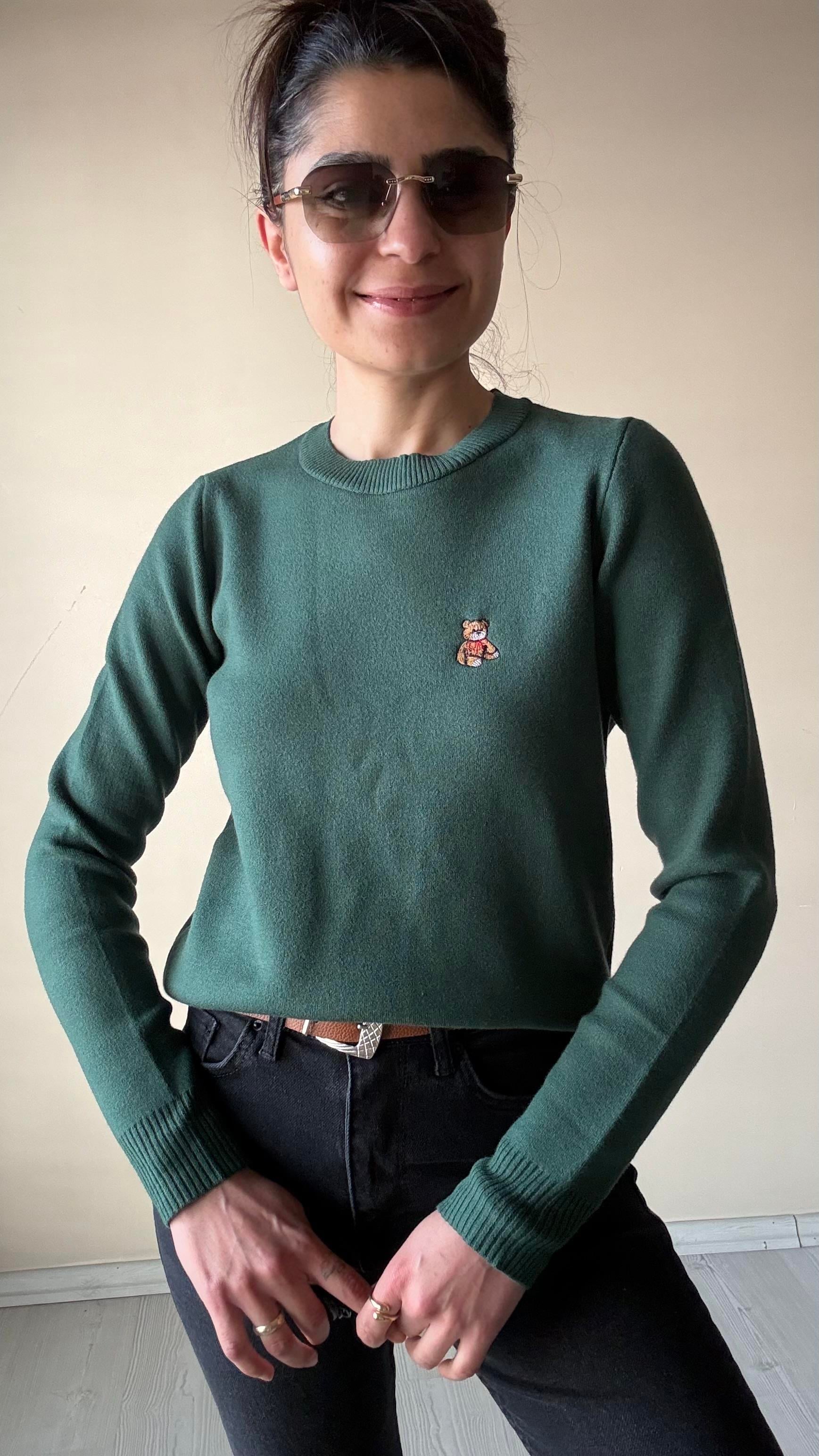 Yeşil Teddy işlemeli Kazak