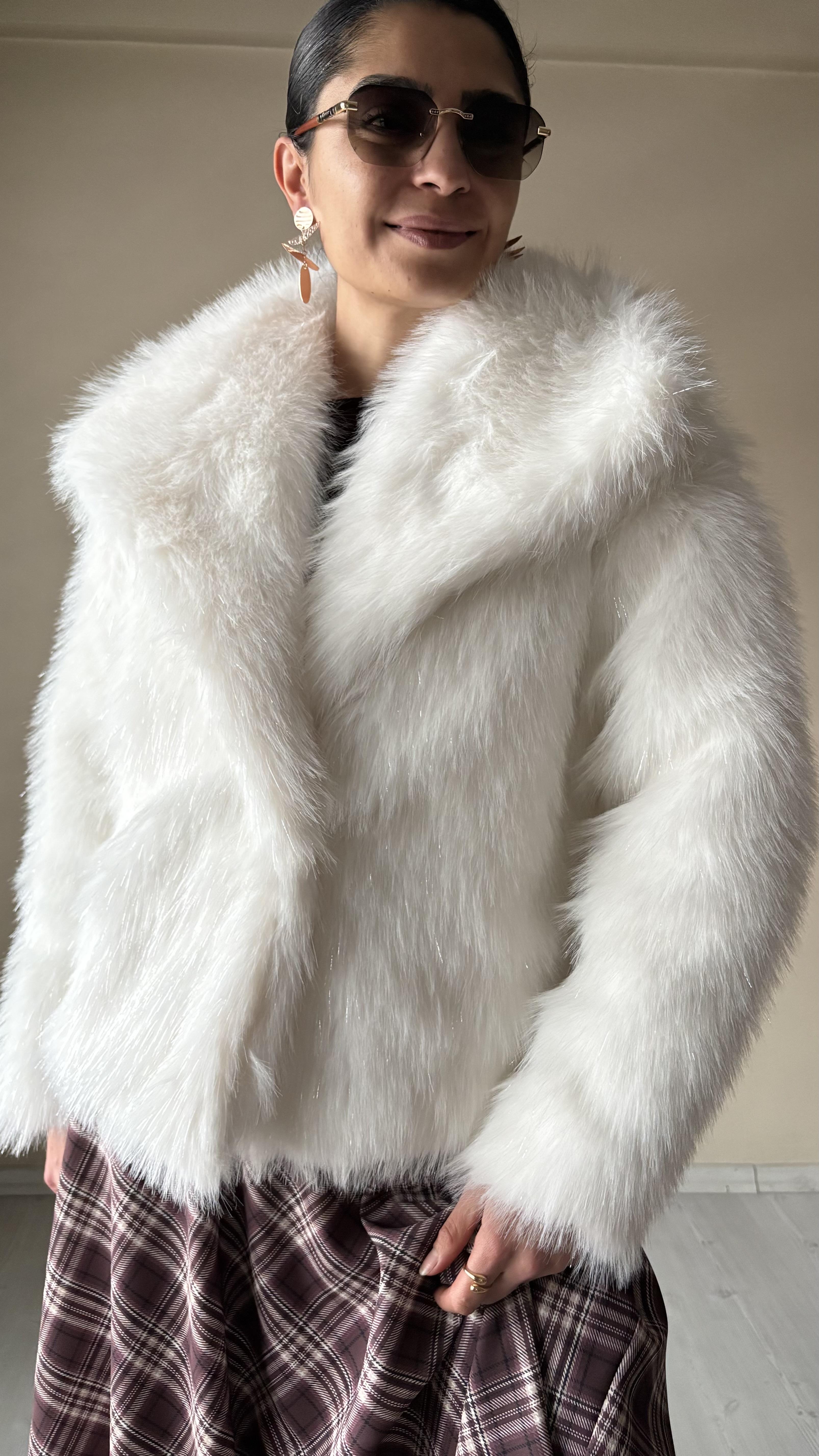 Beyaz ışıltılı Kürk