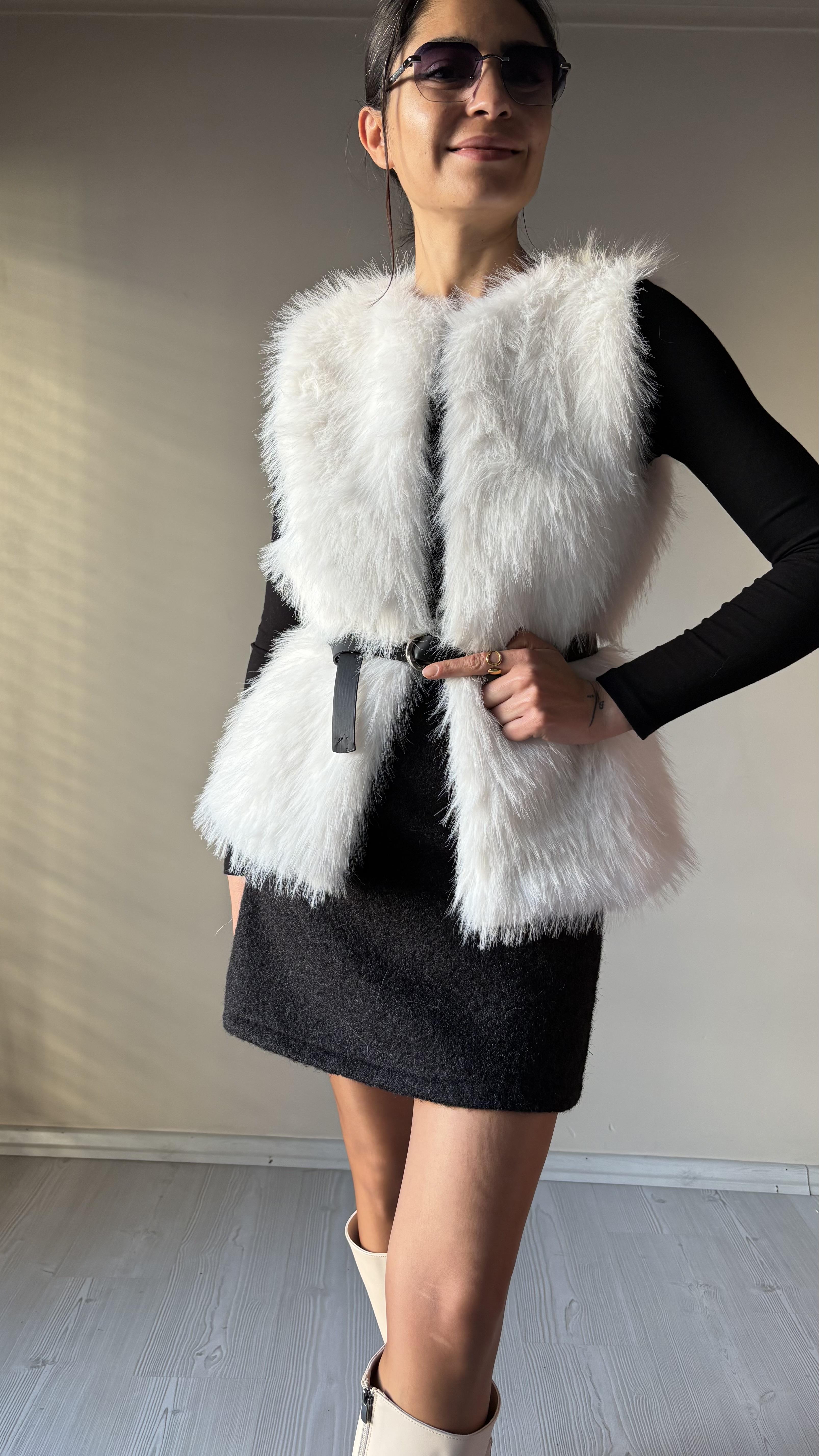 Beyaz Kürk kemerli Yelek 