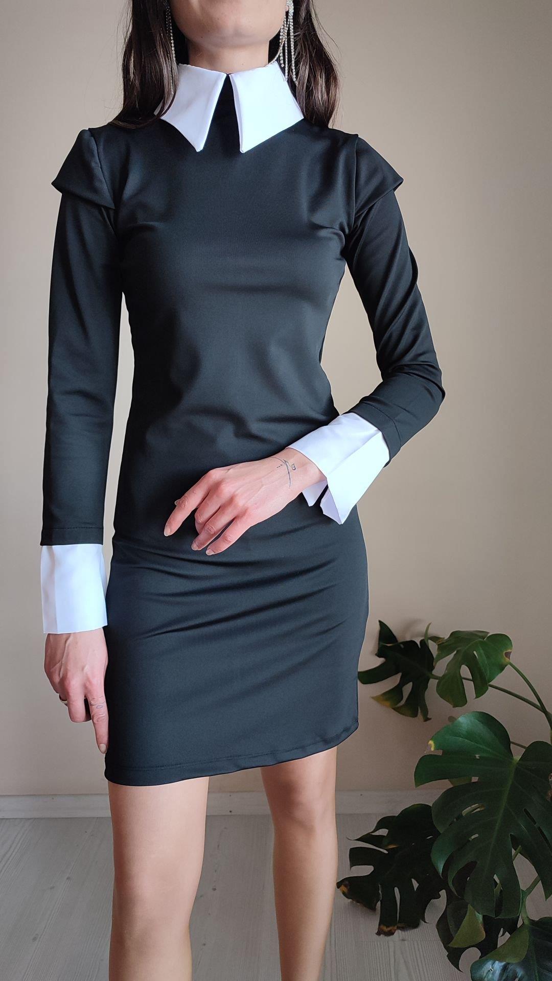 Beyaz yakalı dalgıç elbise