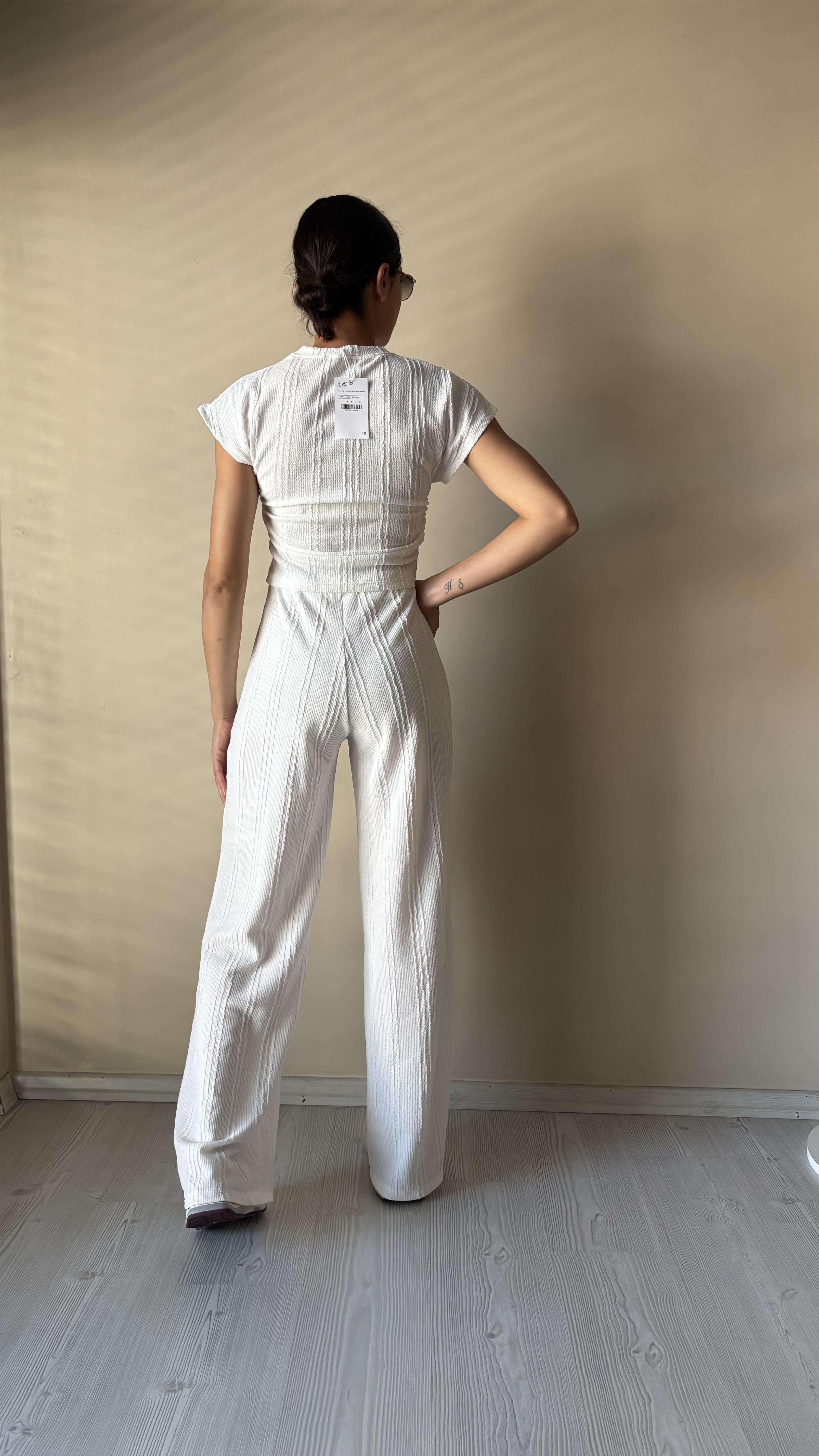 Beyaz Yan Büzgülü Takım