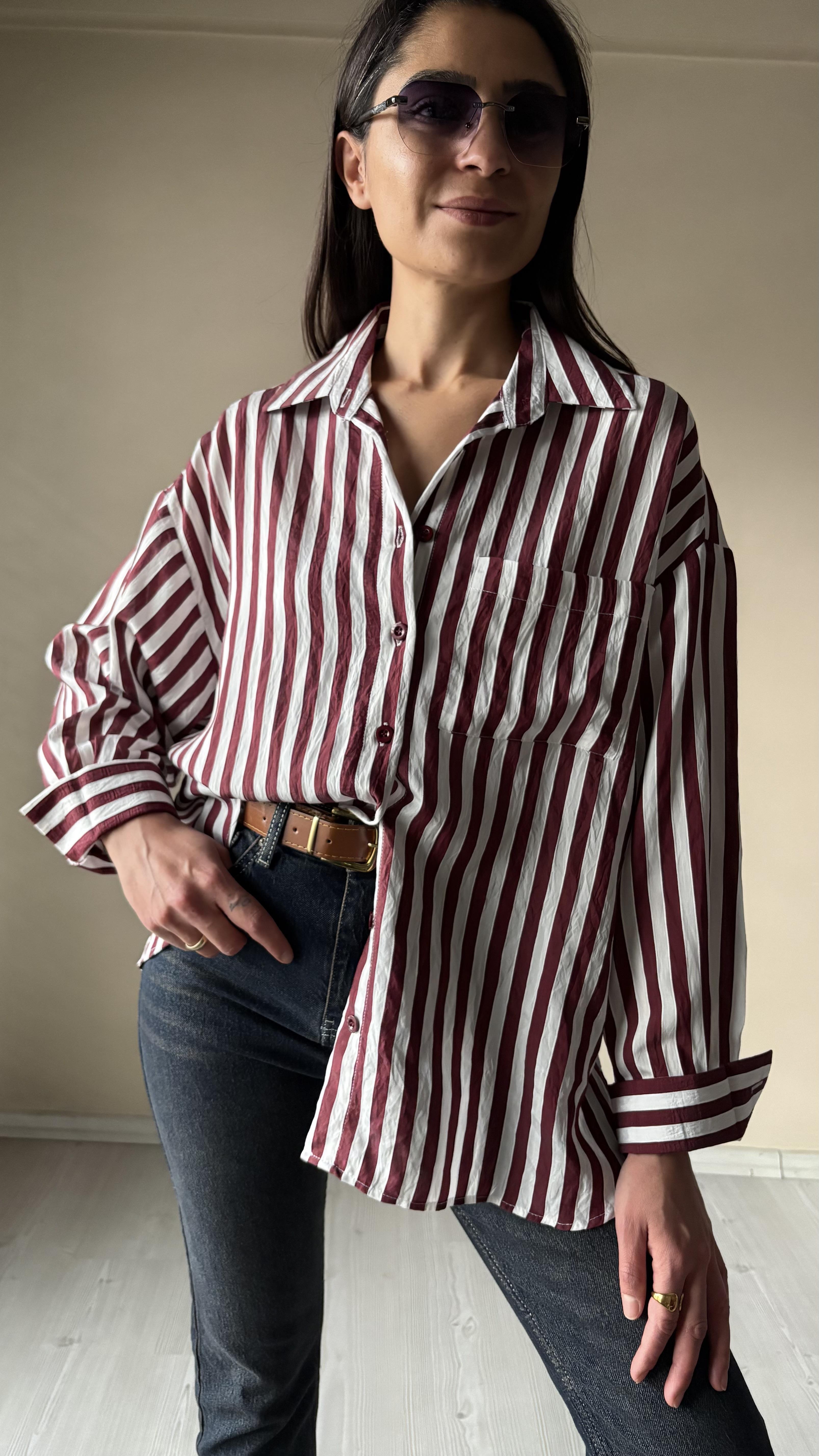 Bordo Çizgili Tek Cep Yan Yırtmaçlı Gömlek