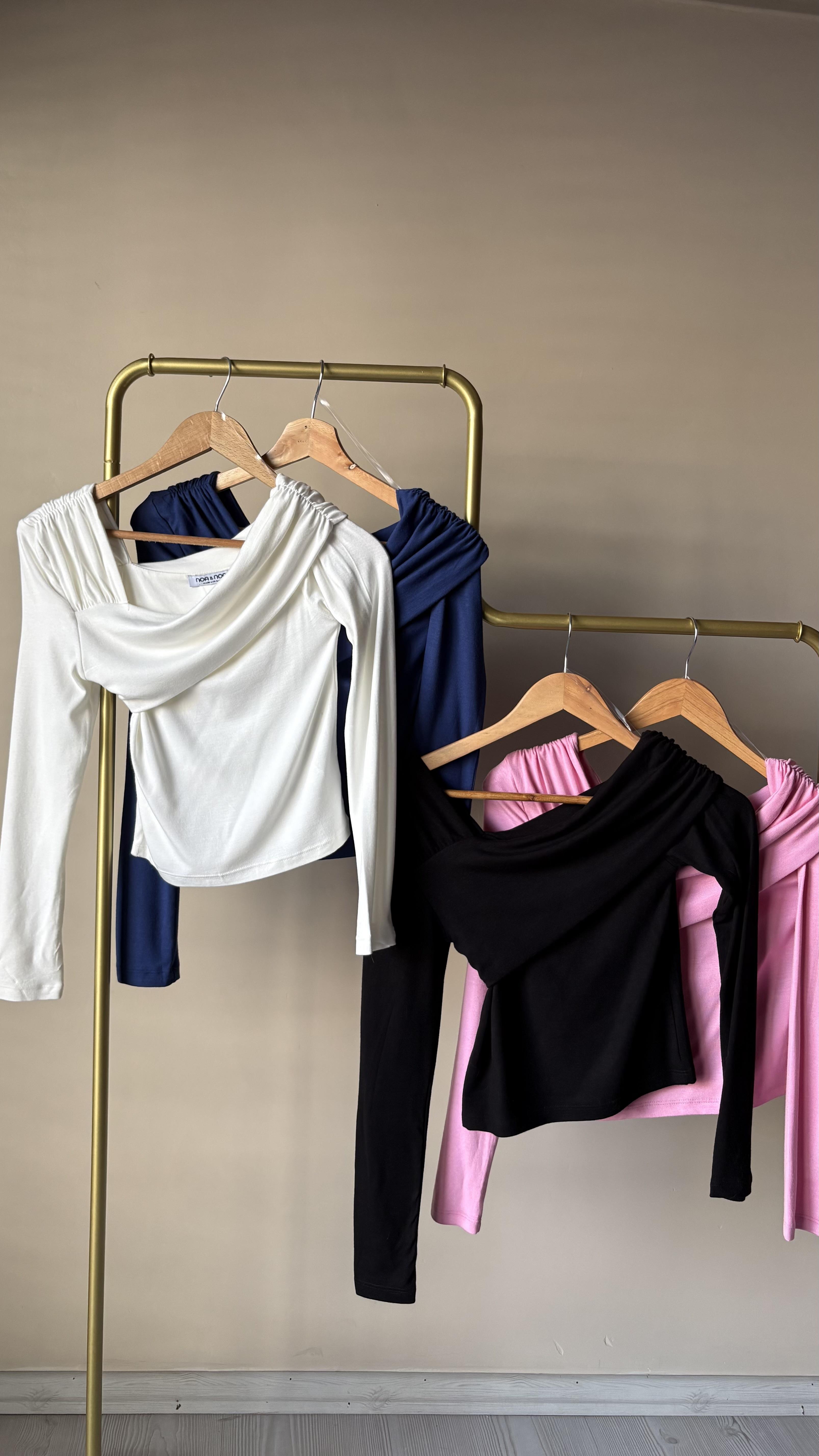 Büzgülü Madonna Yaka Body's