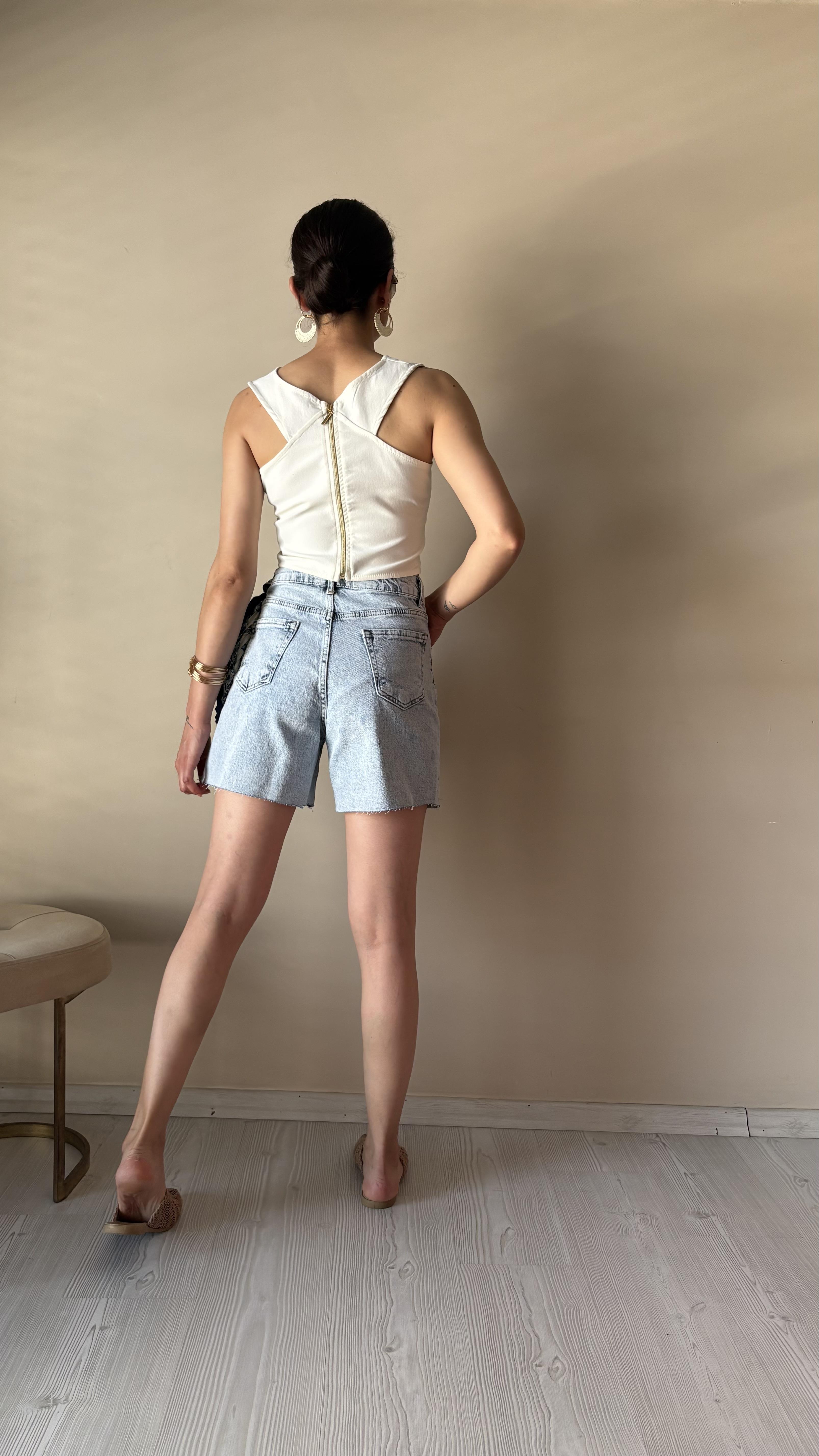 Çakılı Taş detay jean şort