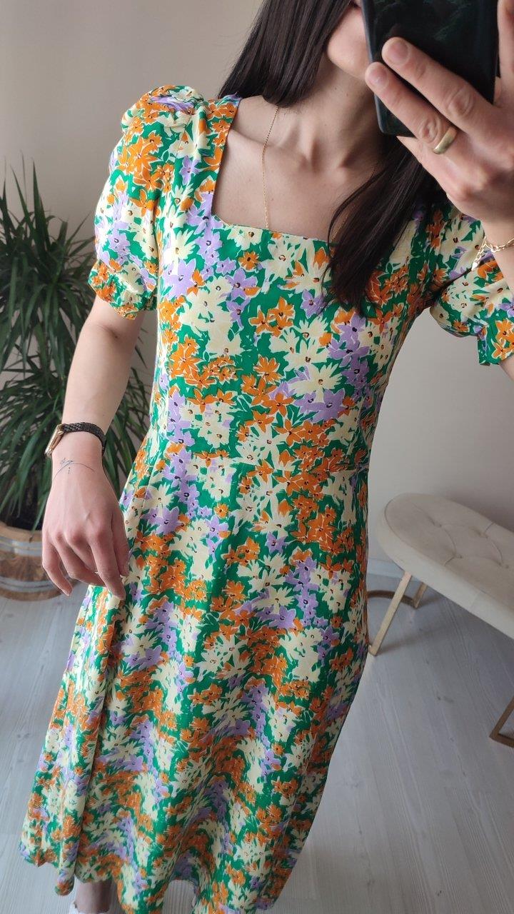 ÇİÇEK DESENLİ ELBİSE