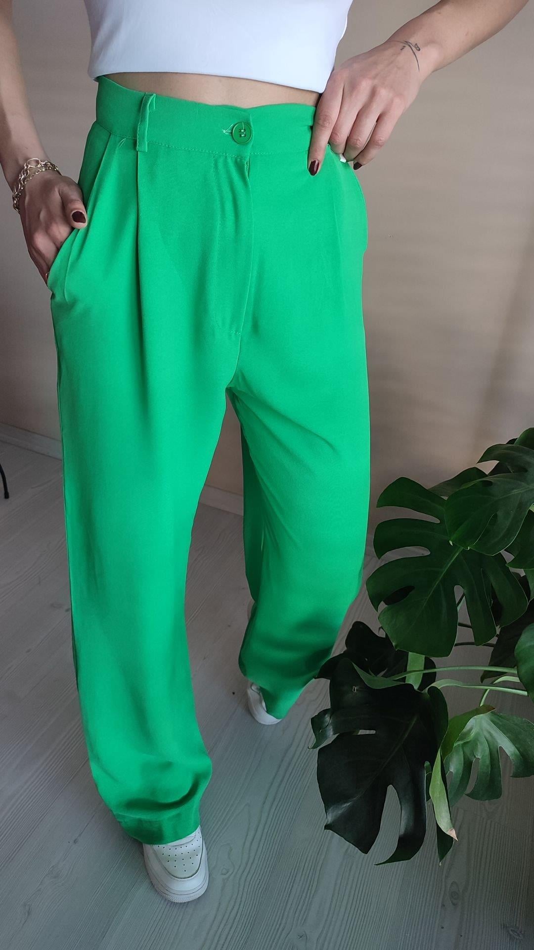 Çimen yeşil bol paça aerobin pantolon