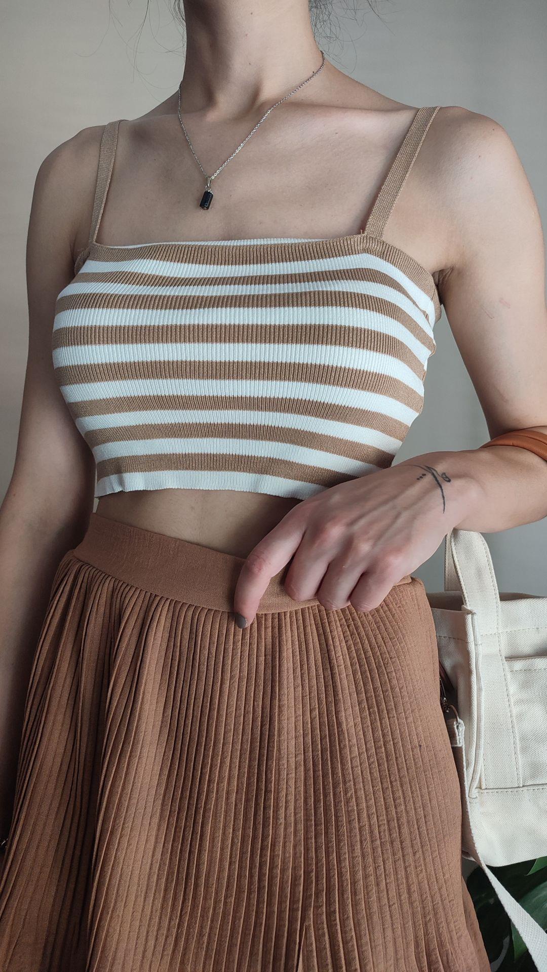 Çizgili summer triko Camel -beyaz crop top