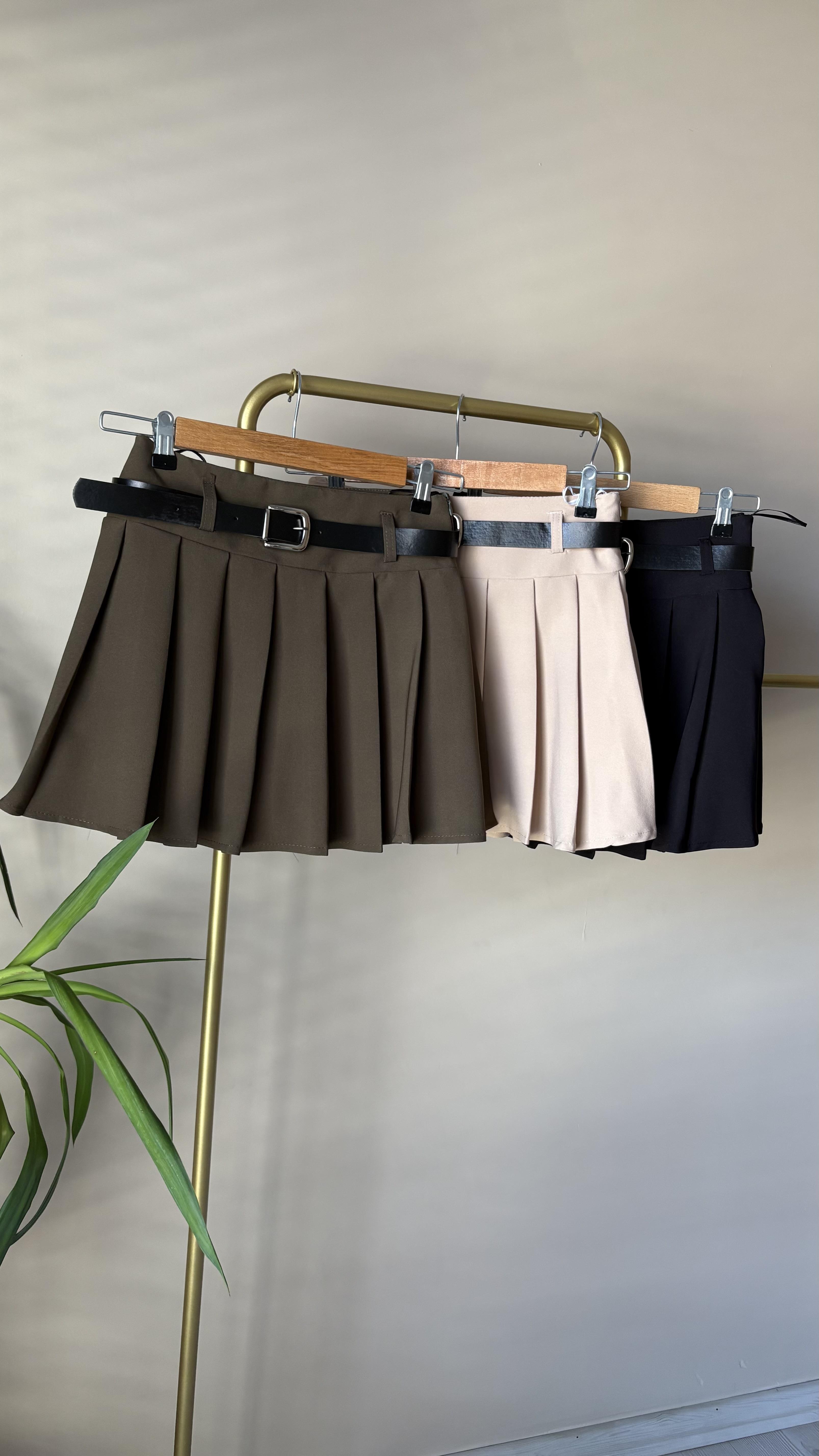 Ekru kemerli Pileli Şort Etek 