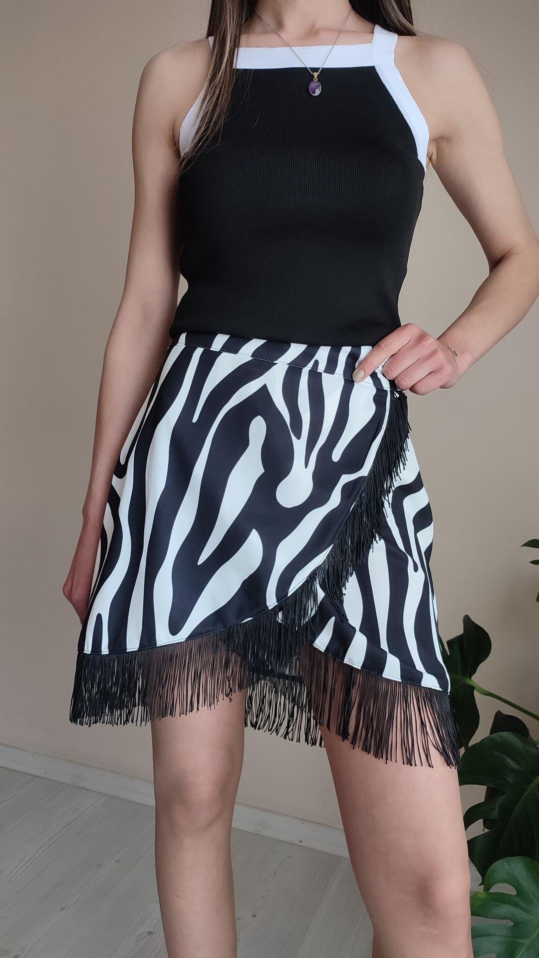 Eteği püsküllü anvelop kesim zebra desen etek