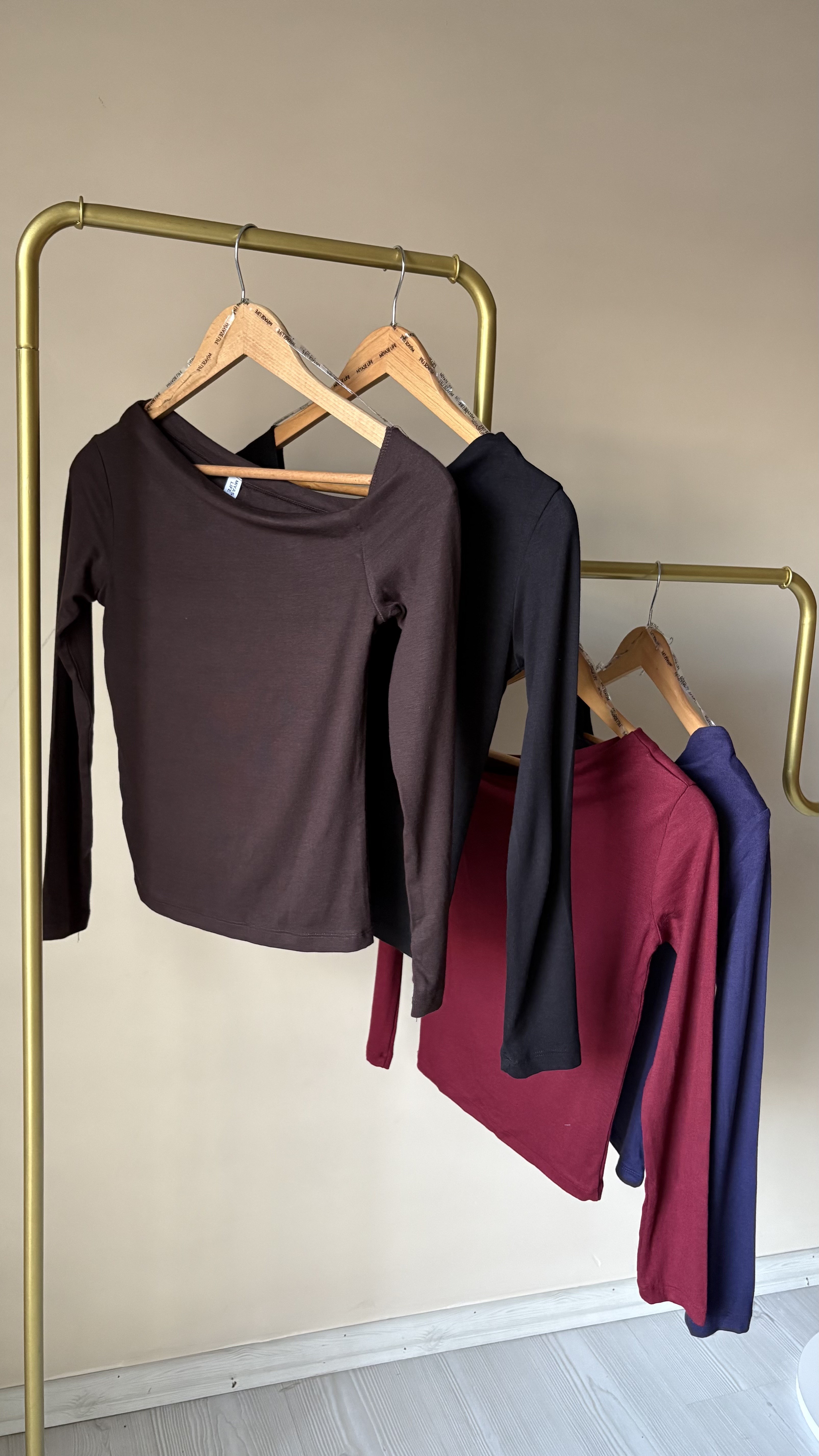 Omuz Detaylı Modal Body 