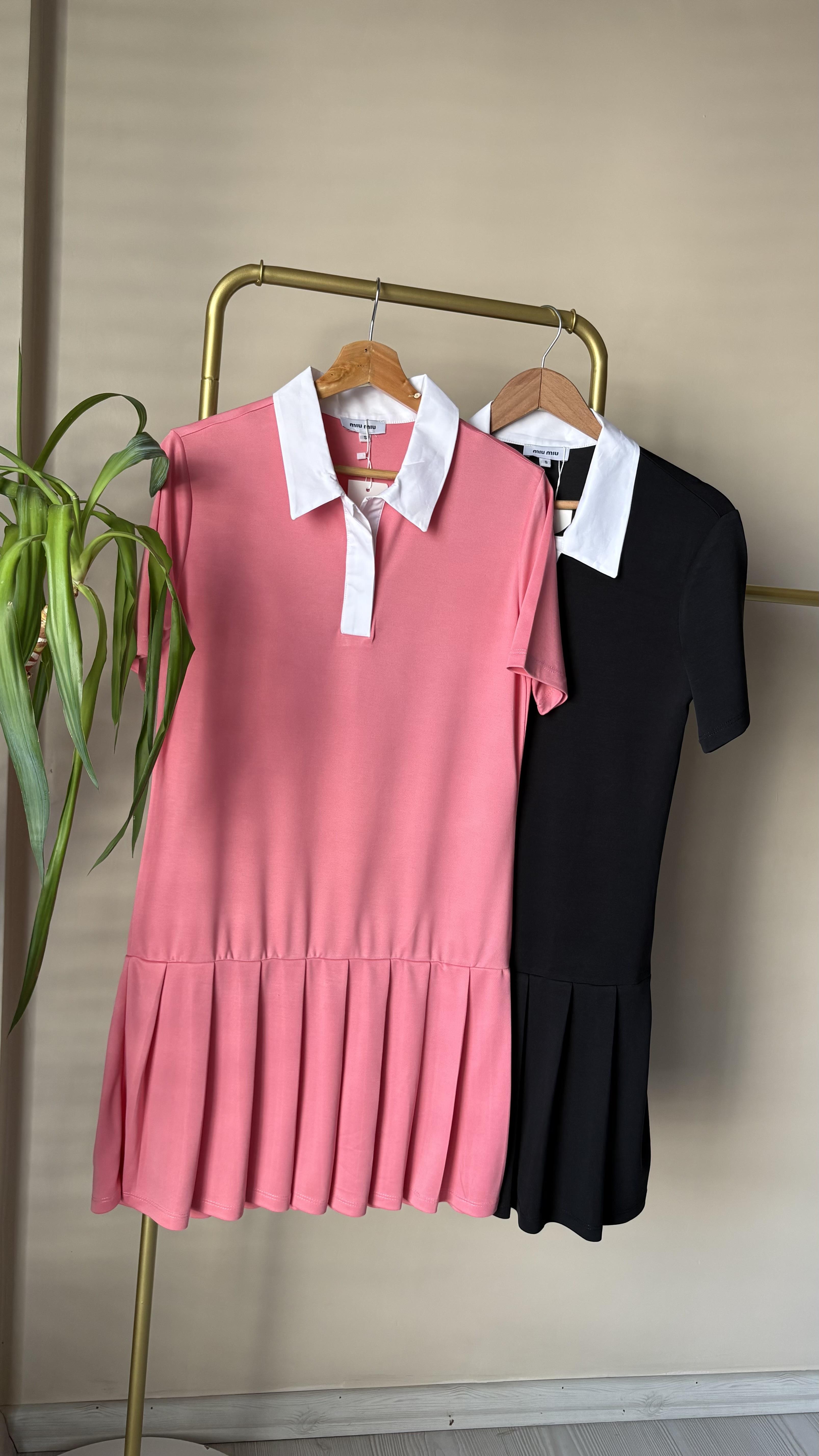 Pembe Eteği pileli Polo yaka Elbise 