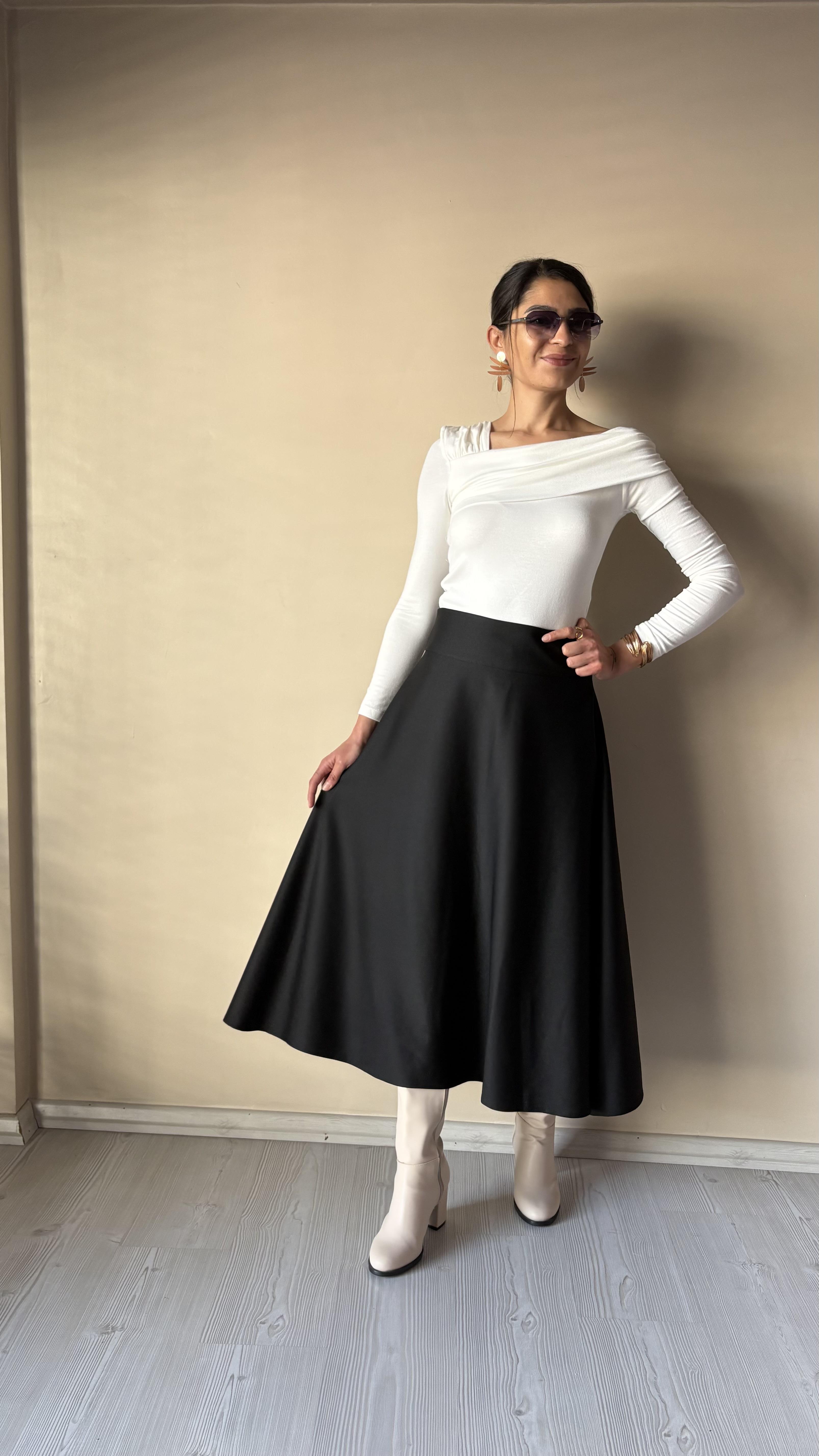 Siyah Diagonel Çan Etek