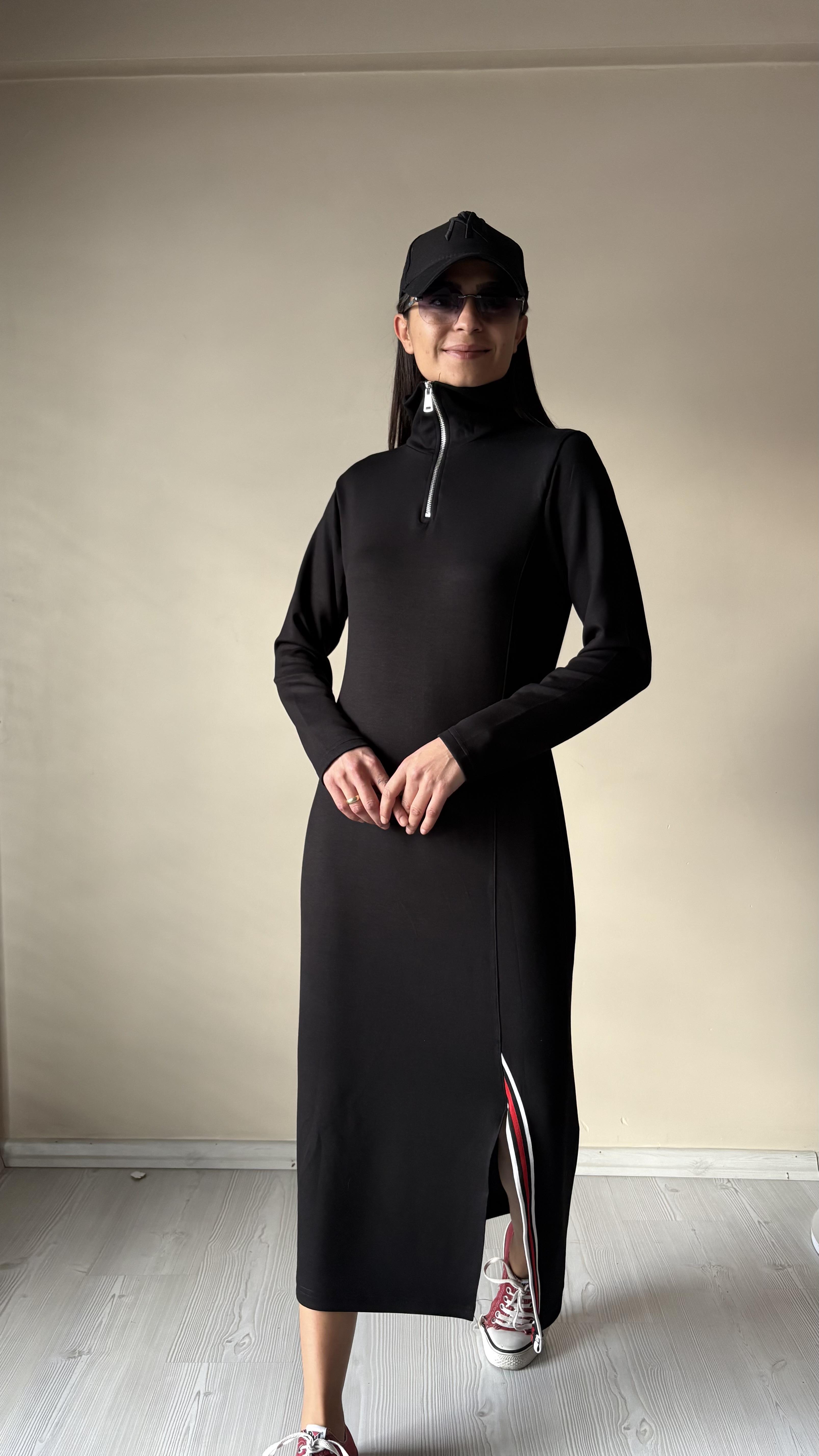 Siyah Modal Şerit yırtmaçlı Midi Elbise