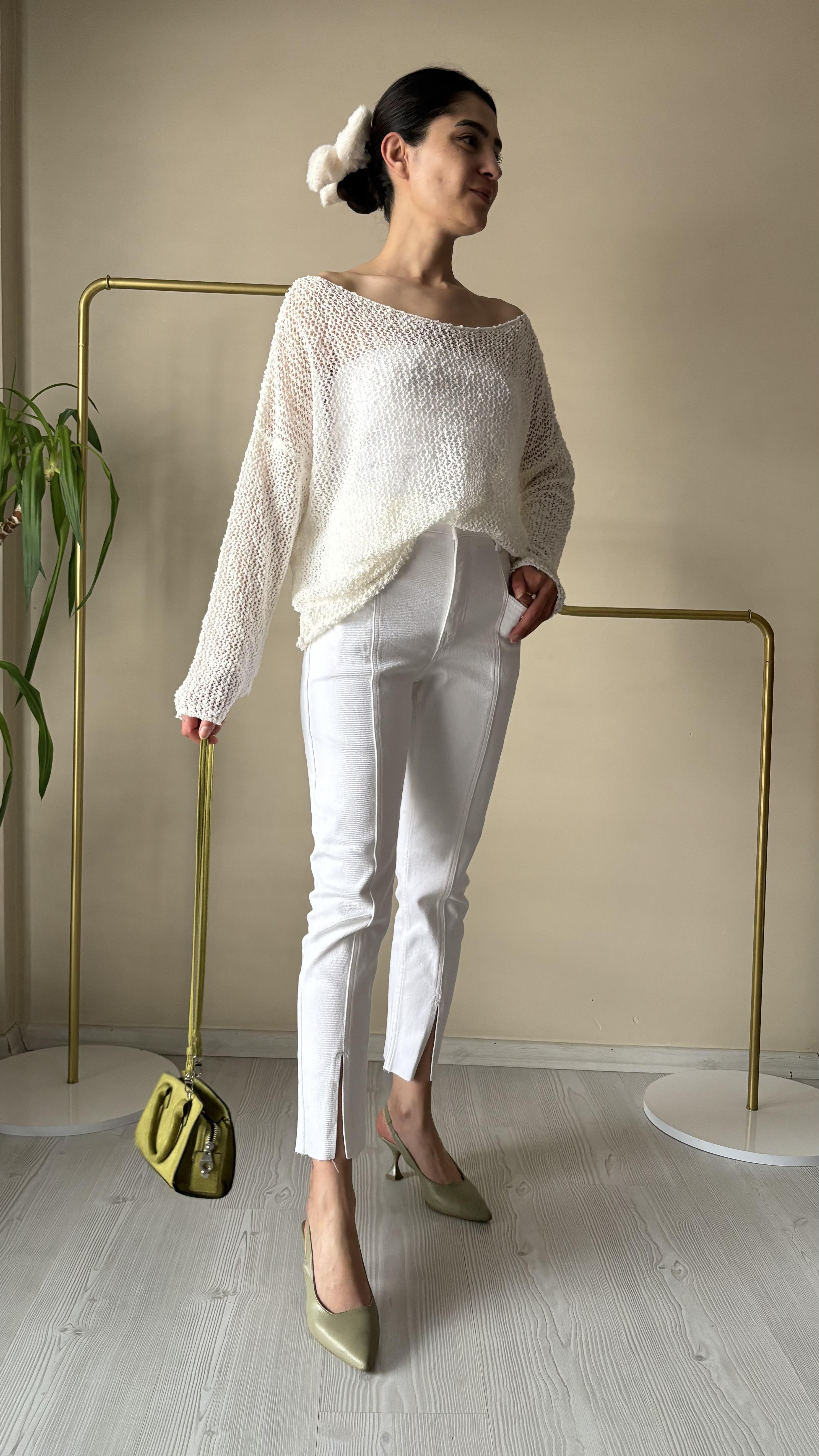 XLove Beyaz paça yırtmaçlı jean