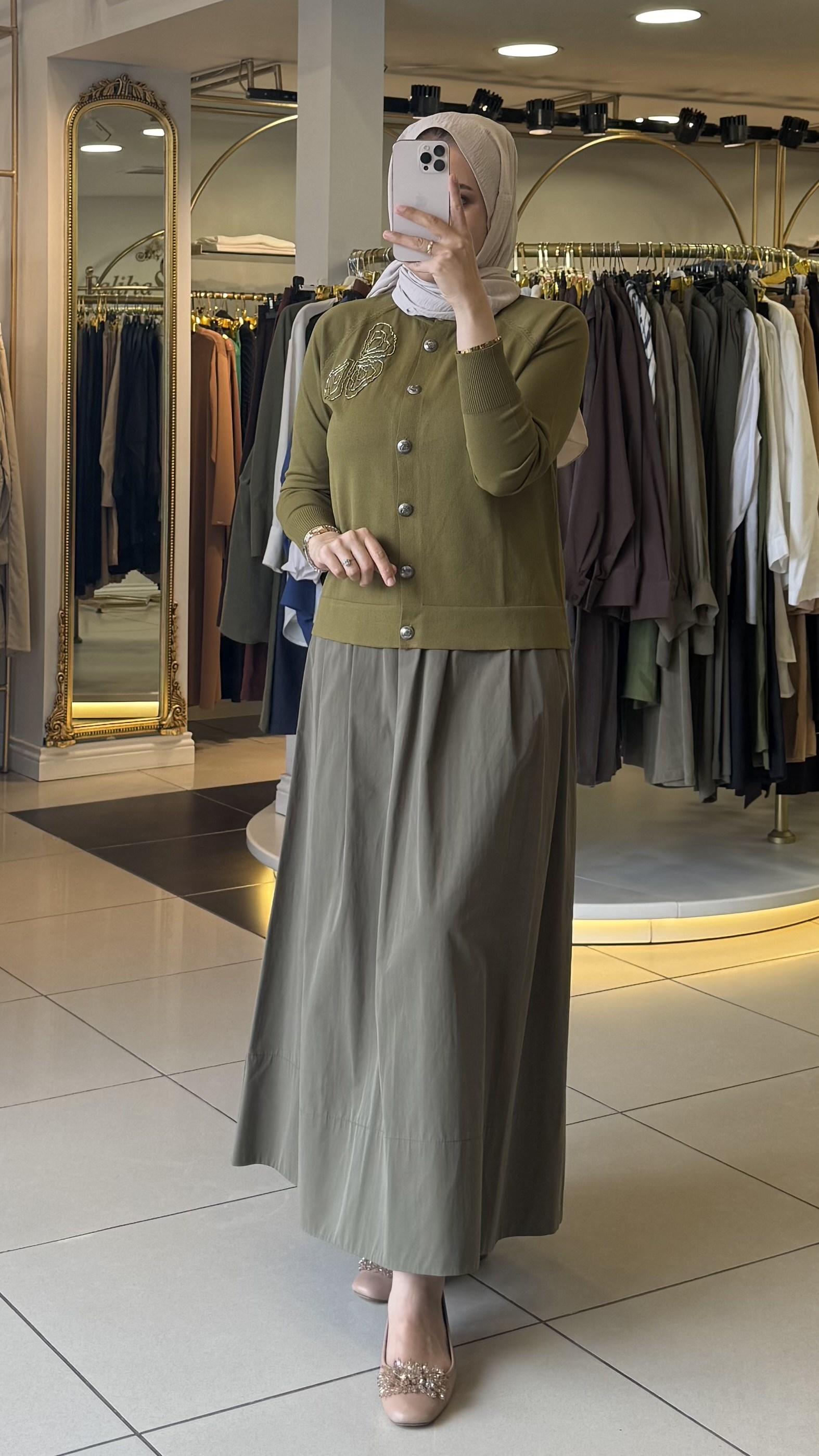 NUSS HIRKA