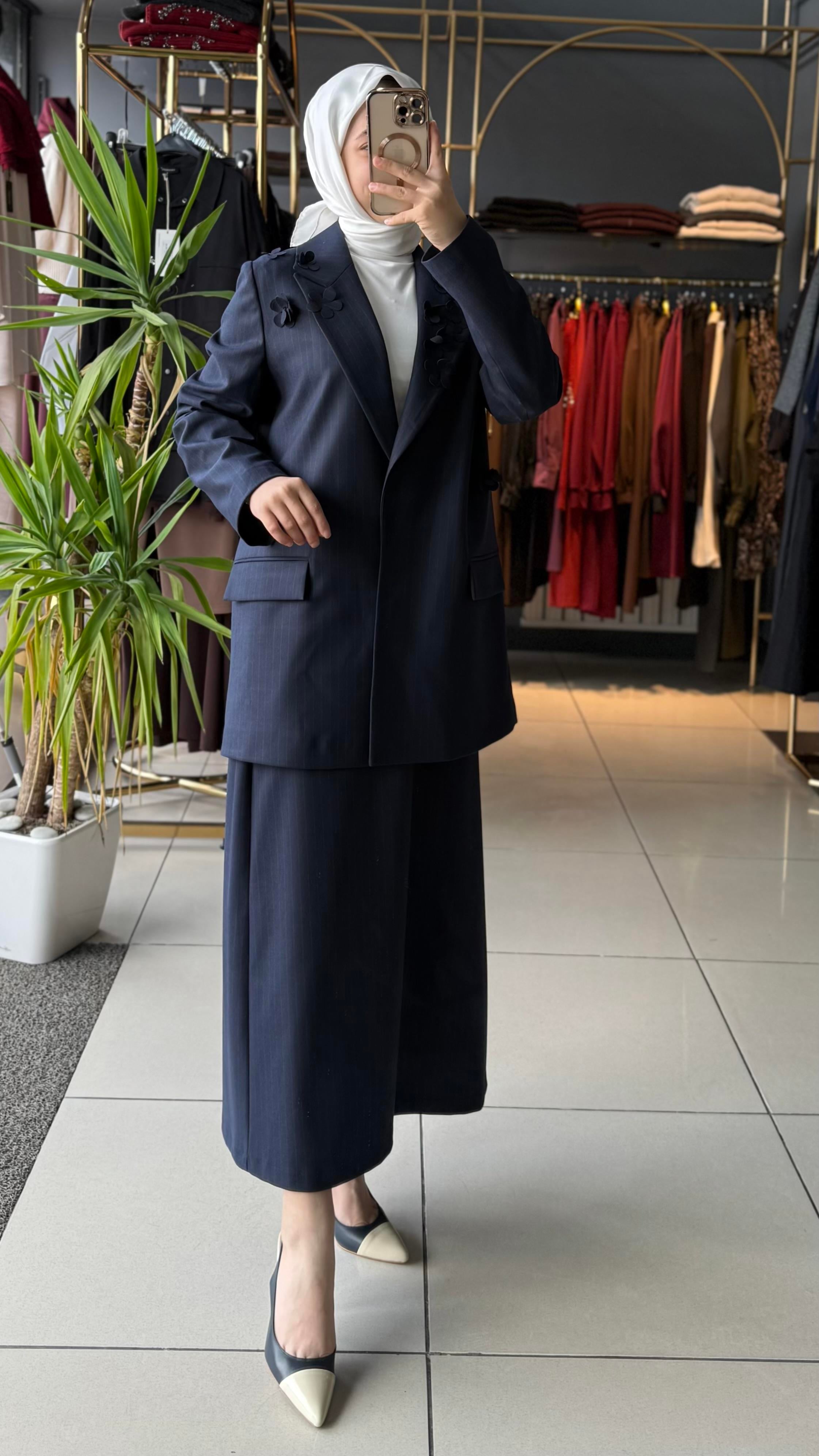 GHİSA TAKIM LACİVERT