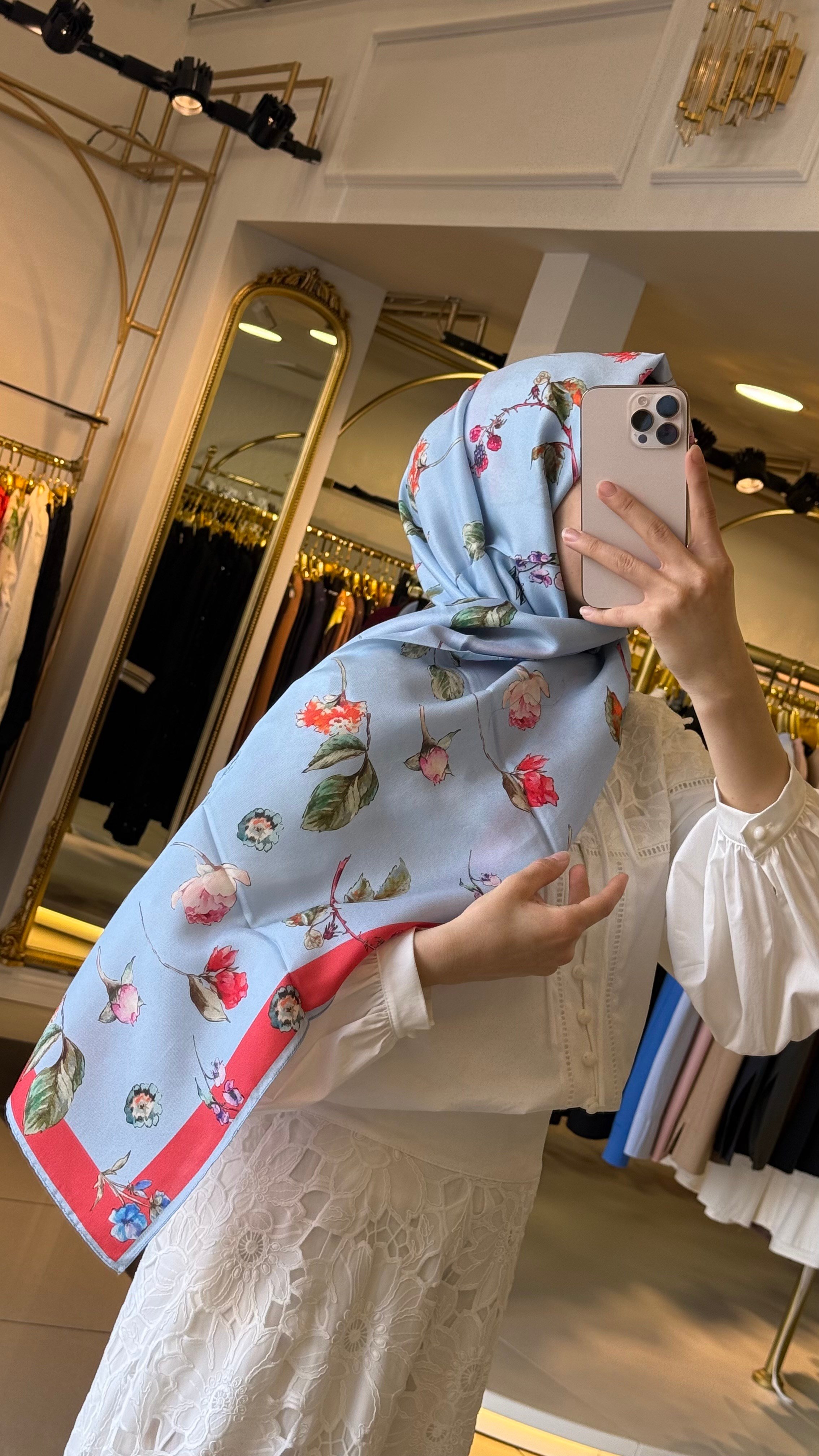 LUNİRA ŞAL 