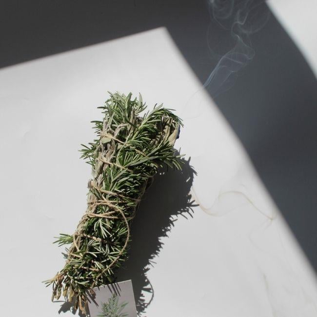 Adaçayı-Biberiye Tütsüsü