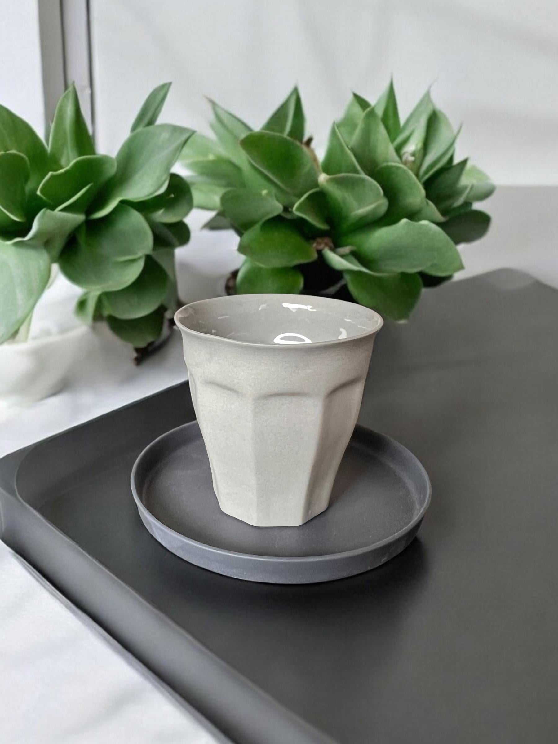 Başak Ceylaner/ Tek Renk Peony Fincan ve Yuvarlak Tabak Seti