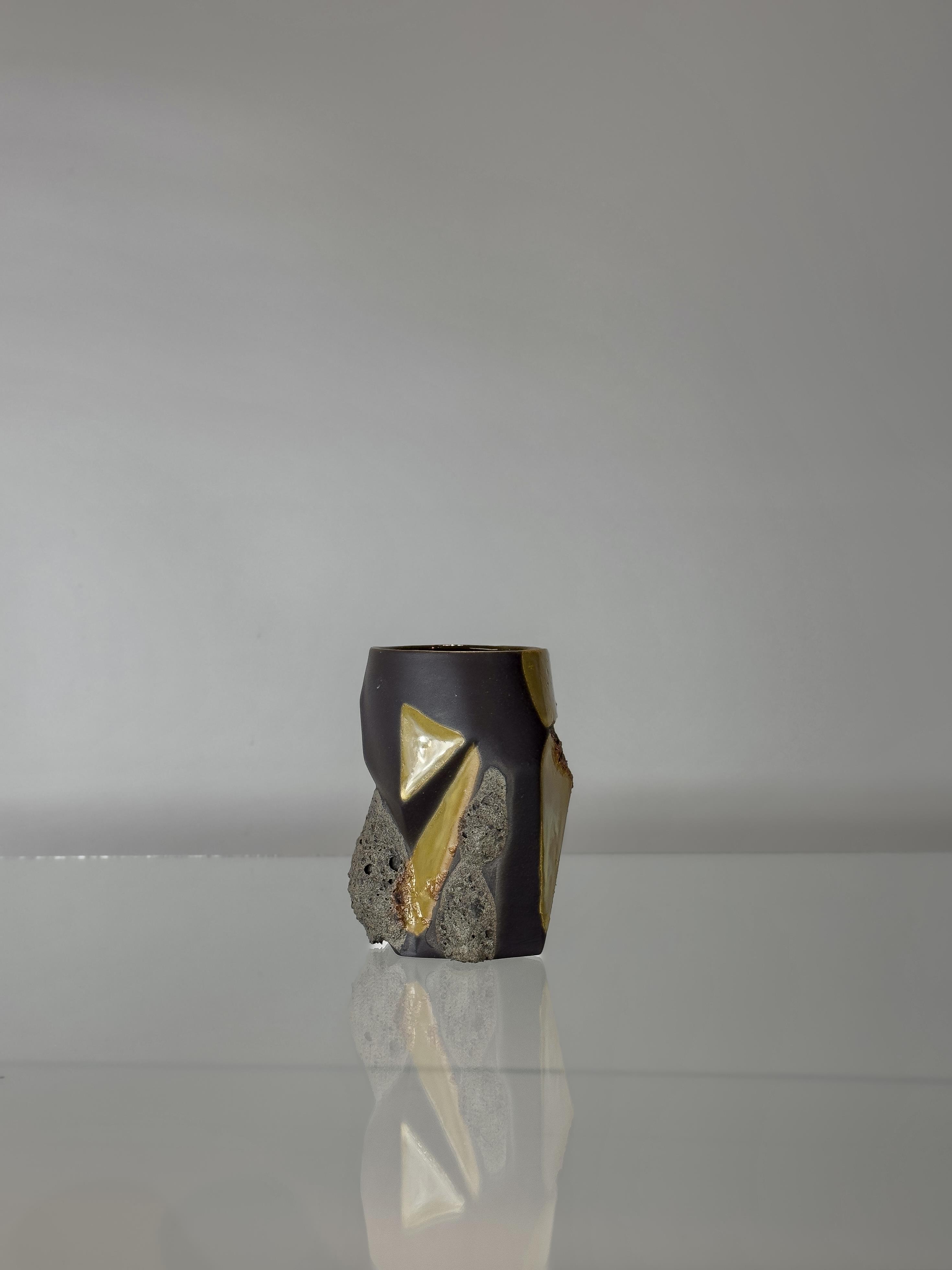 El Yapımı Amorf Şekilli Özel Üretim Bazalt Serisi Porselen Bardak